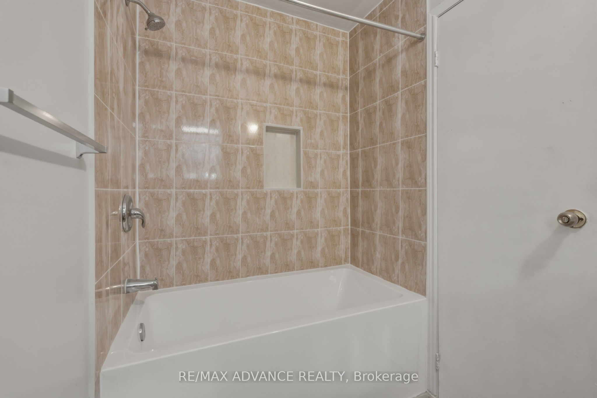 82a Augusta Avenue Property Photo 19