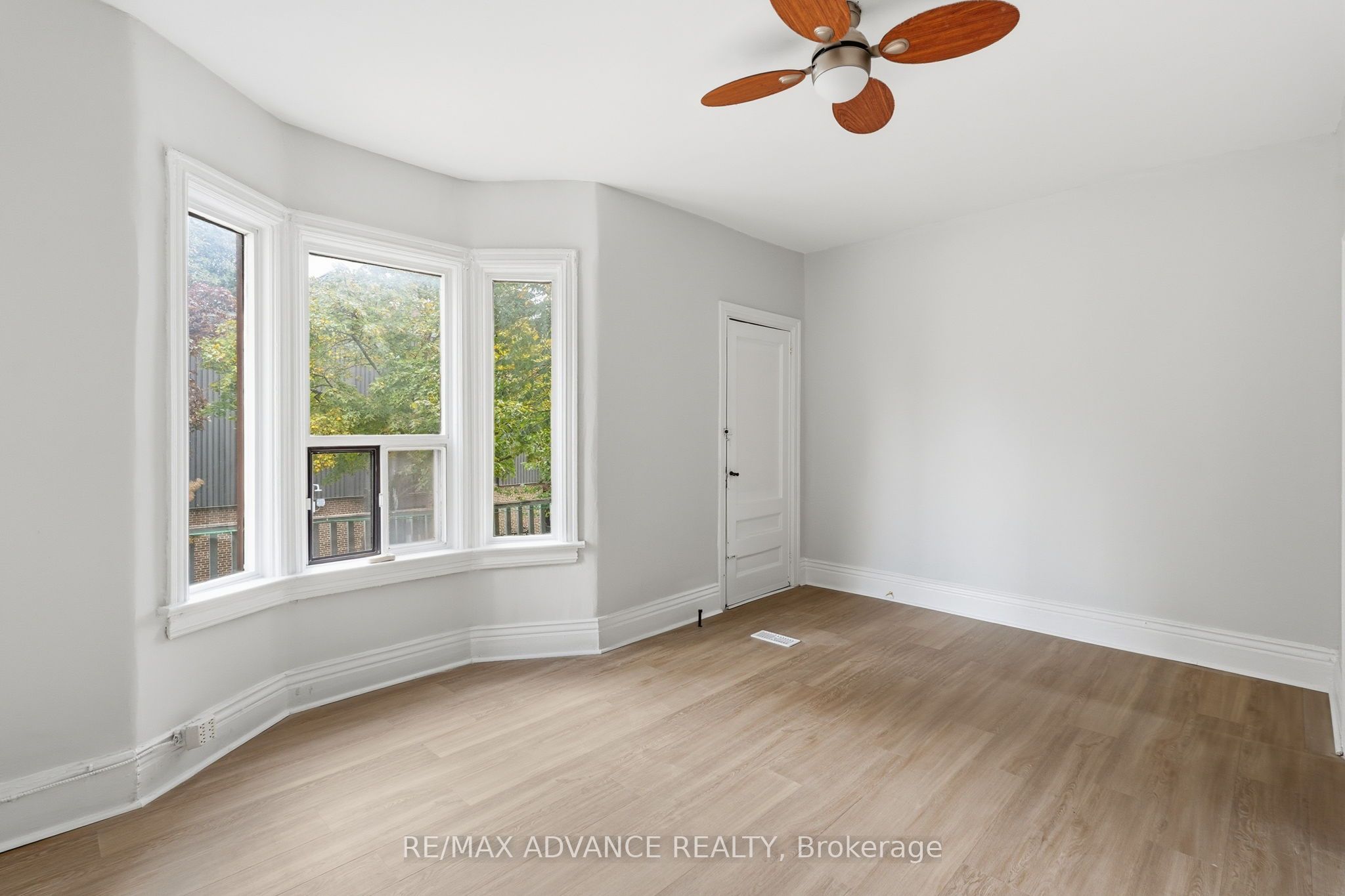 82a Augusta Avenue Property Photo 23