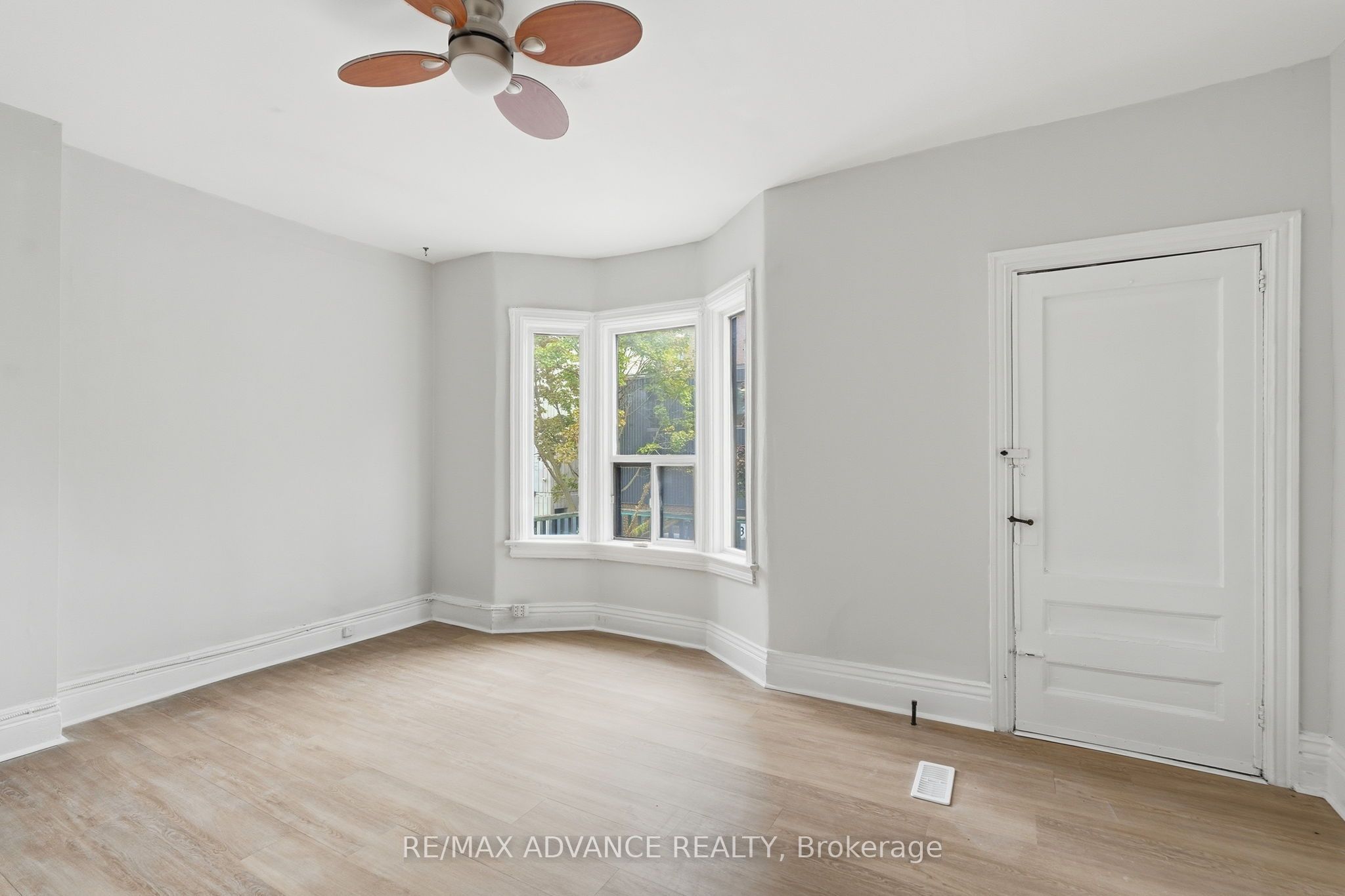 82a Augusta Avenue Property Photo 26