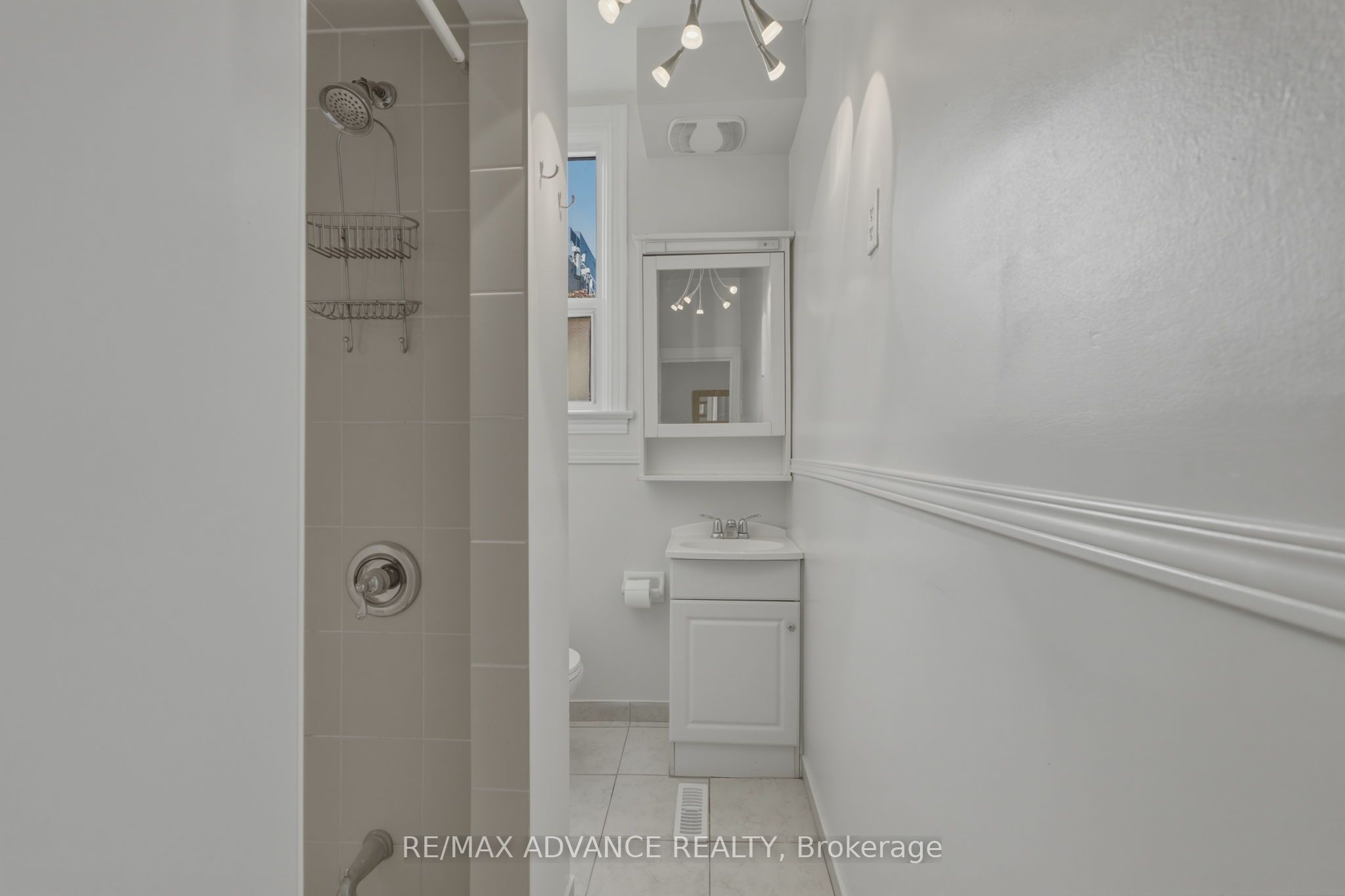 82a Augusta Avenue Property Photo 27