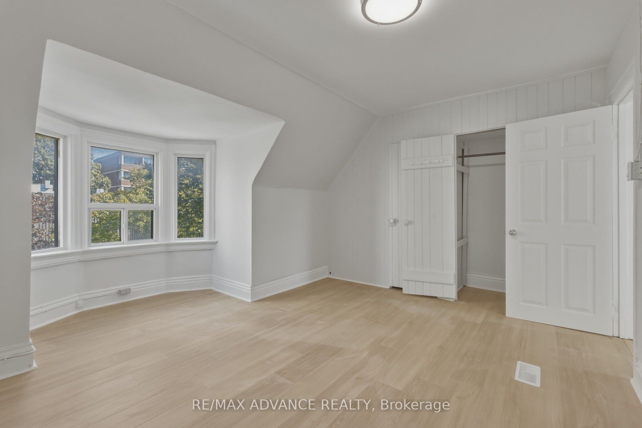 82a Augusta Avenue Property Photo 34