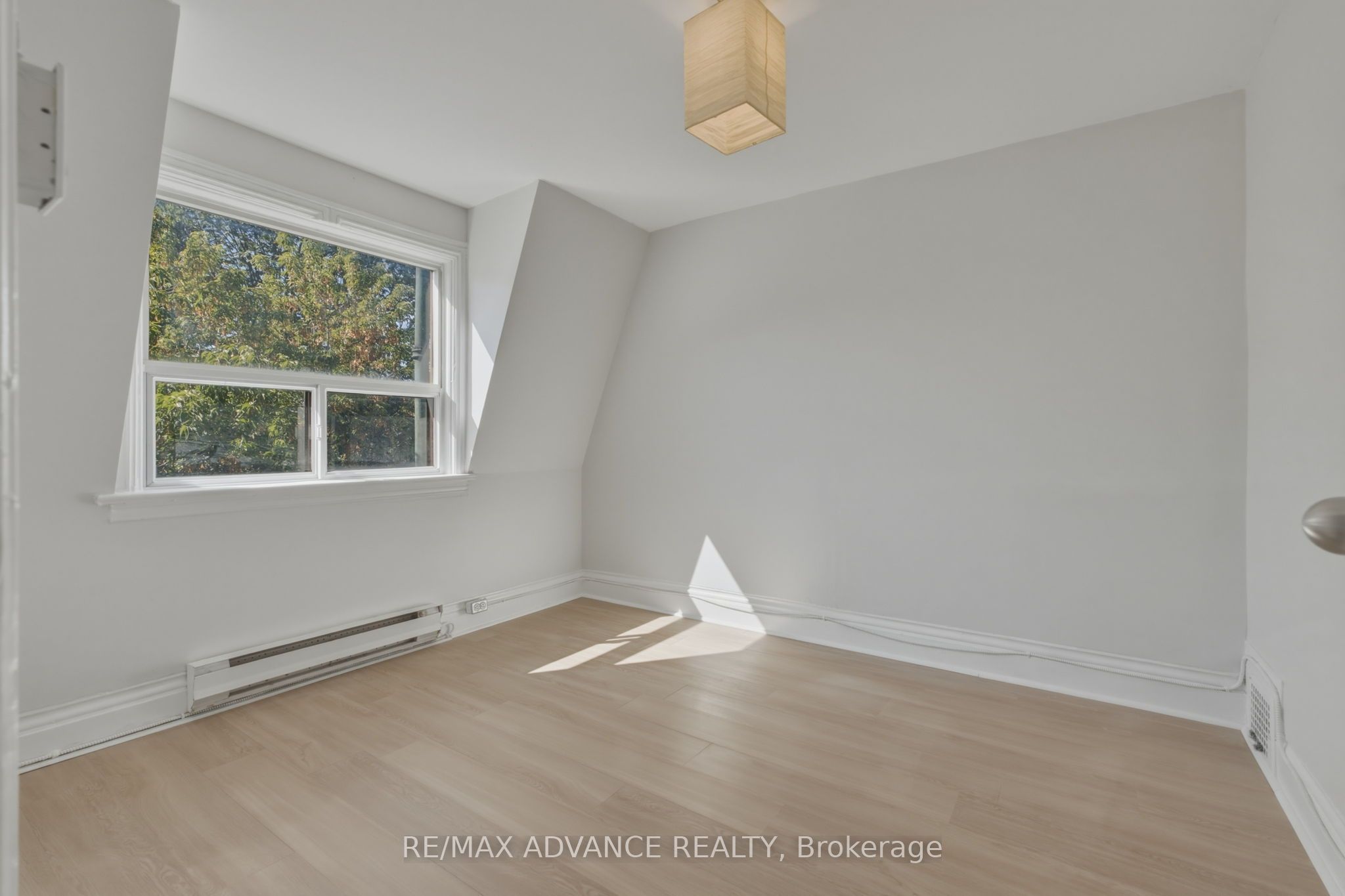 82a Augusta Avenue Property Photo 37