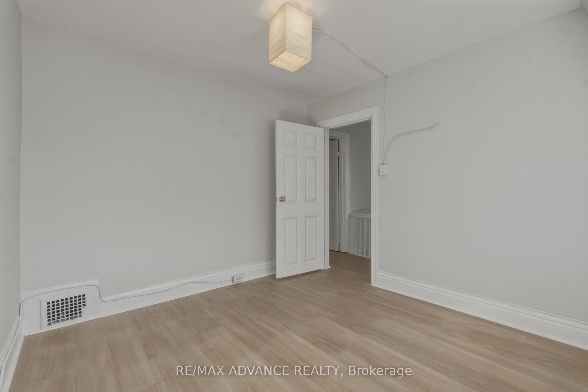 82a Augusta Avenue Property Photo 38