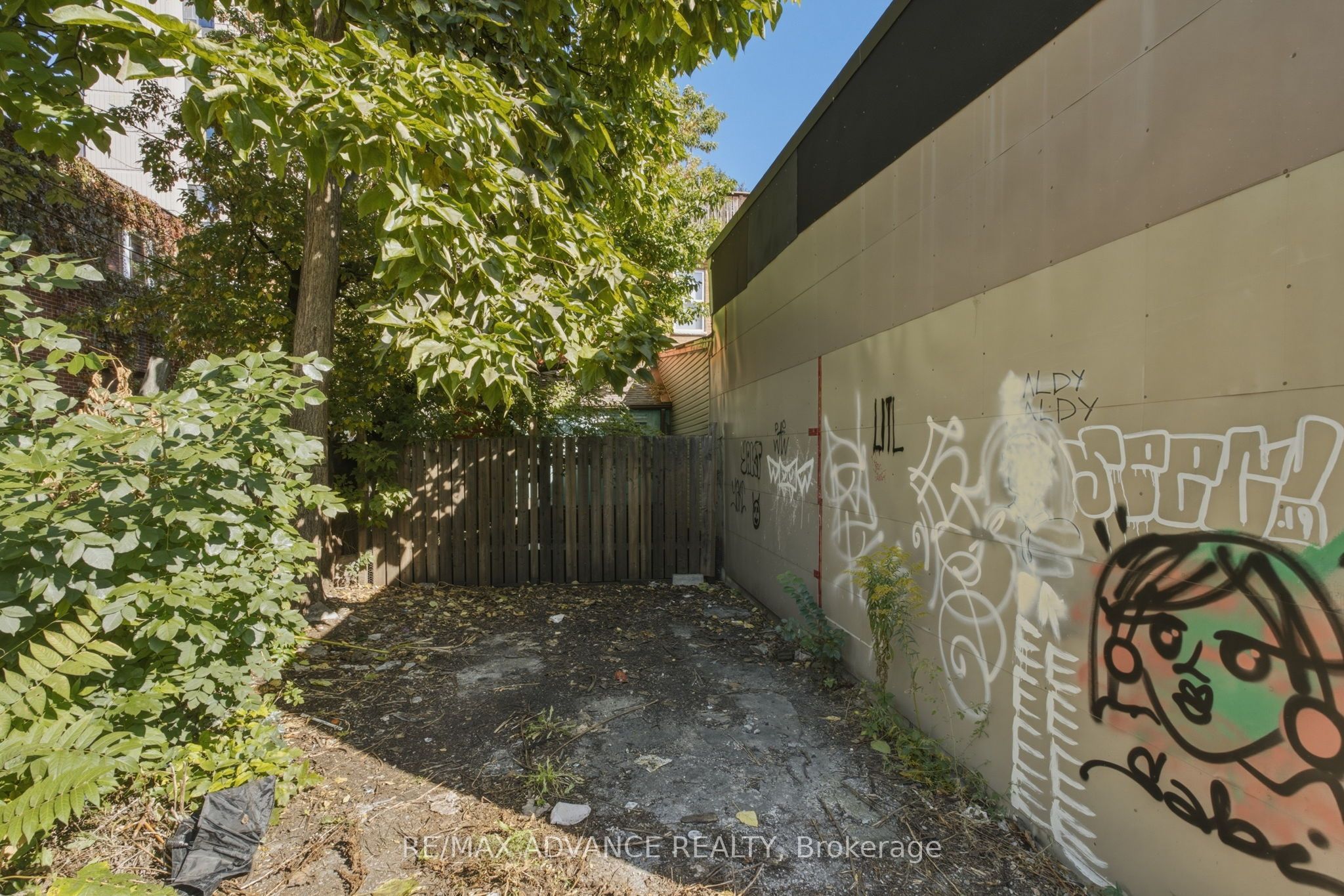 82a Augusta Avenue Property Photo 45