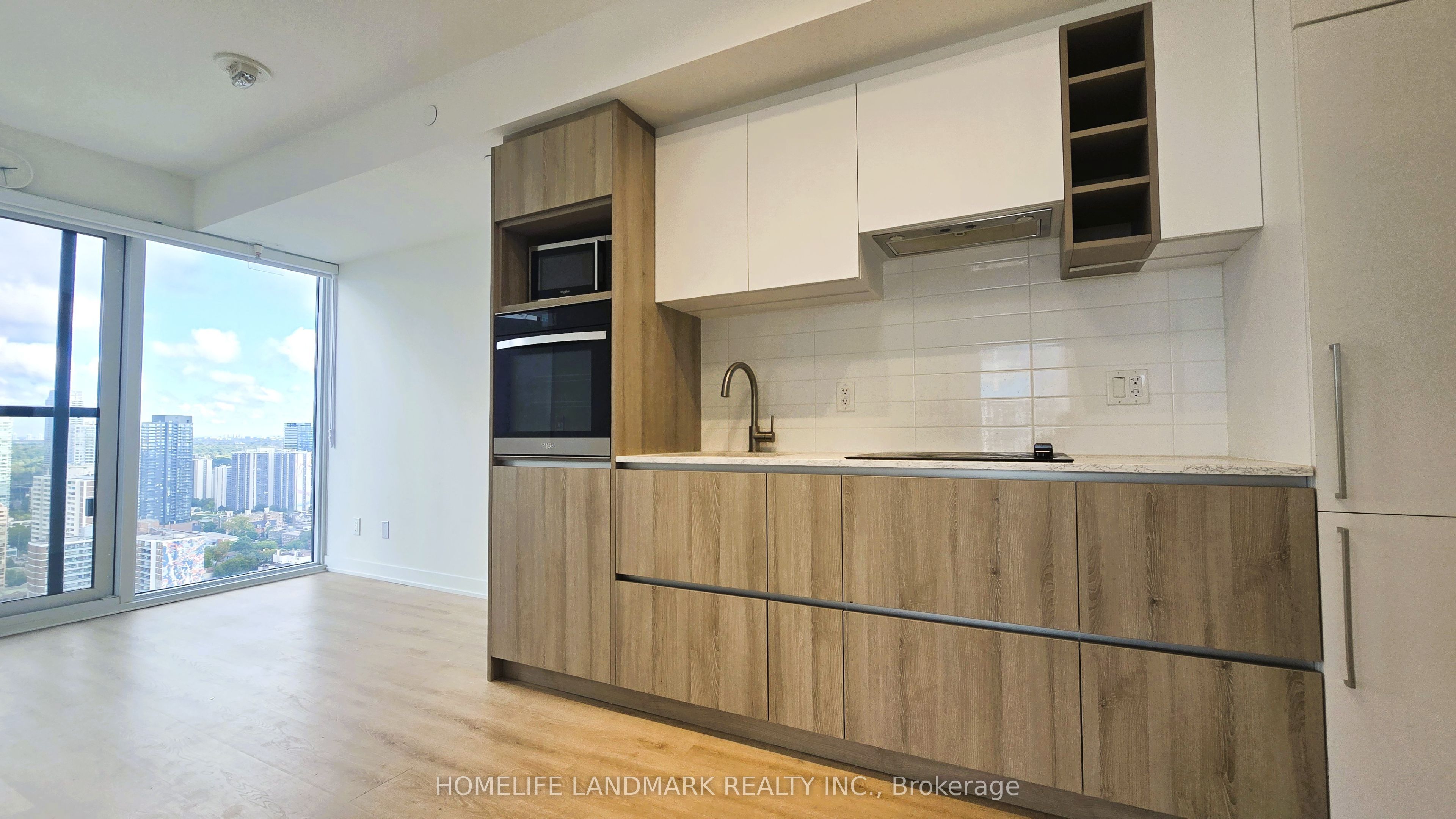 319 Jarvis Street 4306 Property Photo 10