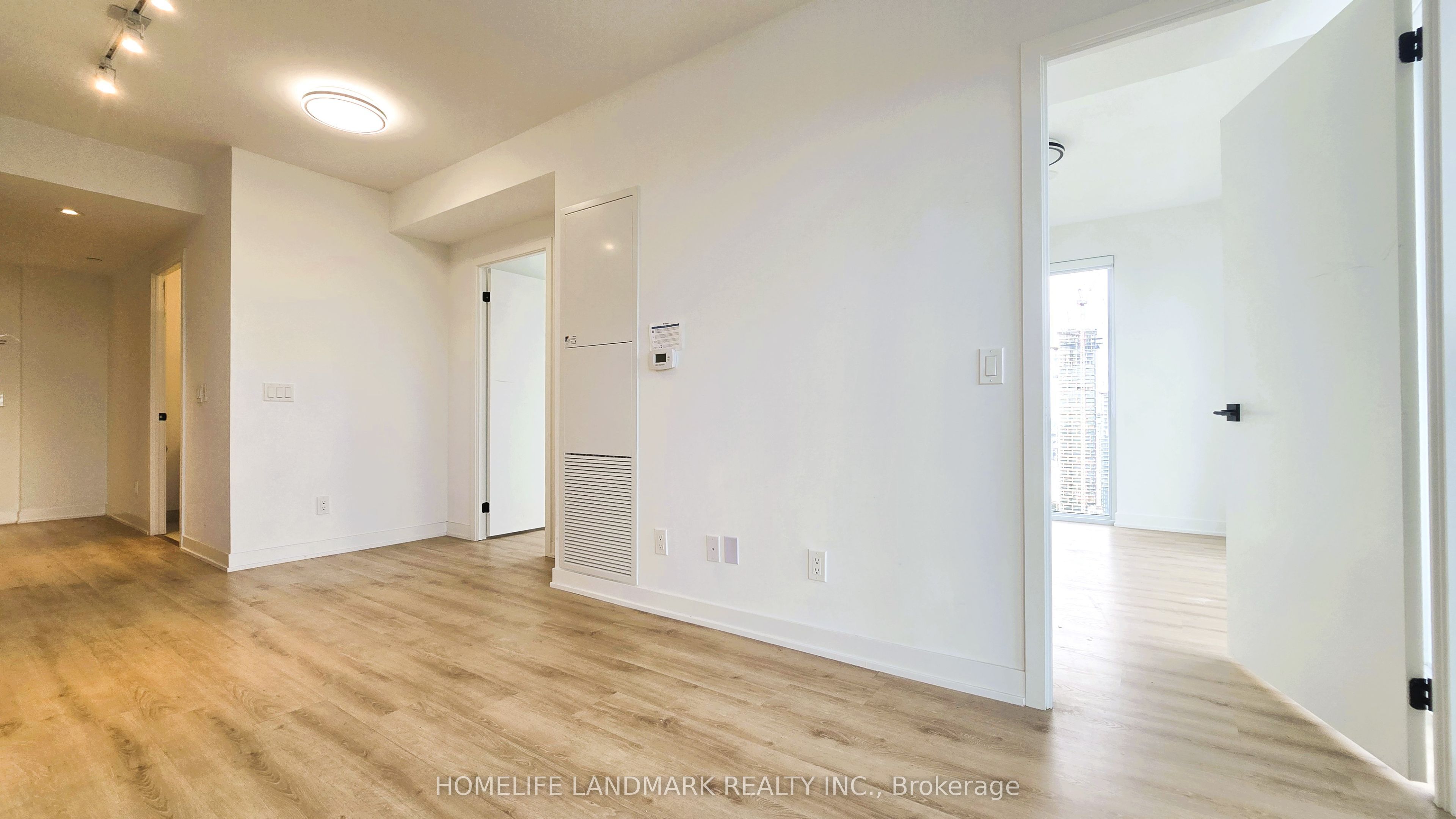 319 Jarvis Street 4306 Property Photo 12