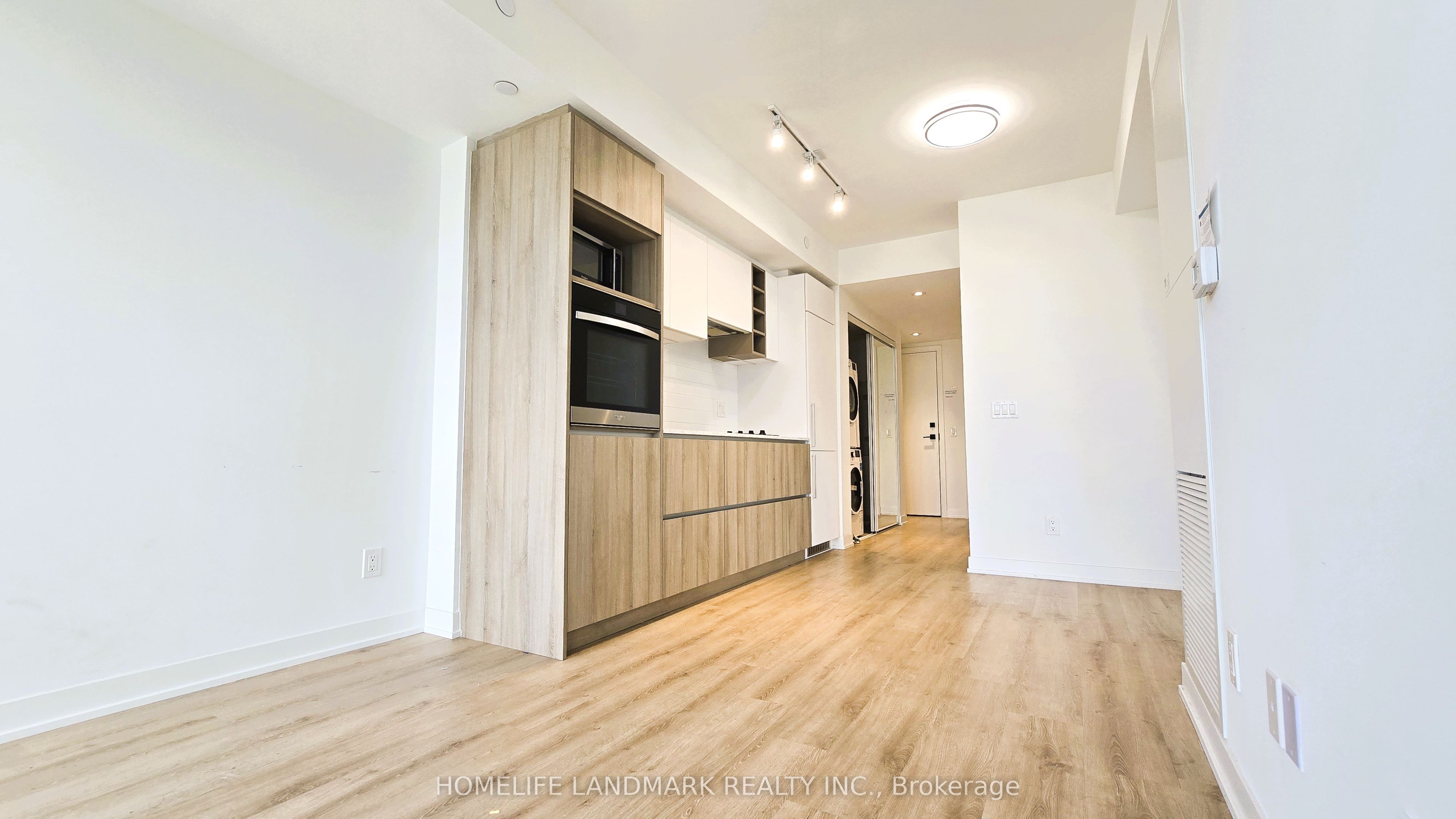 319 Jarvis Street 4306 Property Photo 13