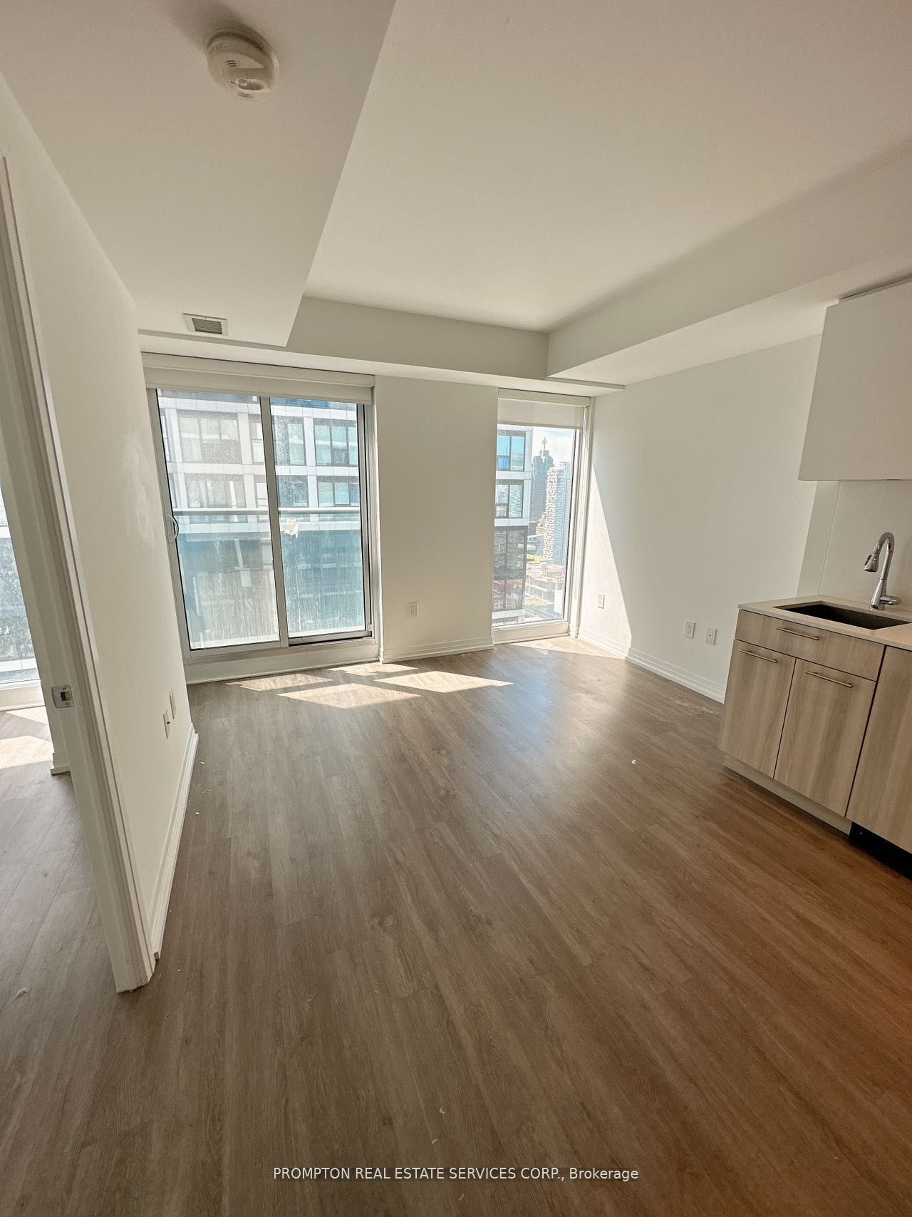 251 Jarvis Street 4404 Property Photo 7