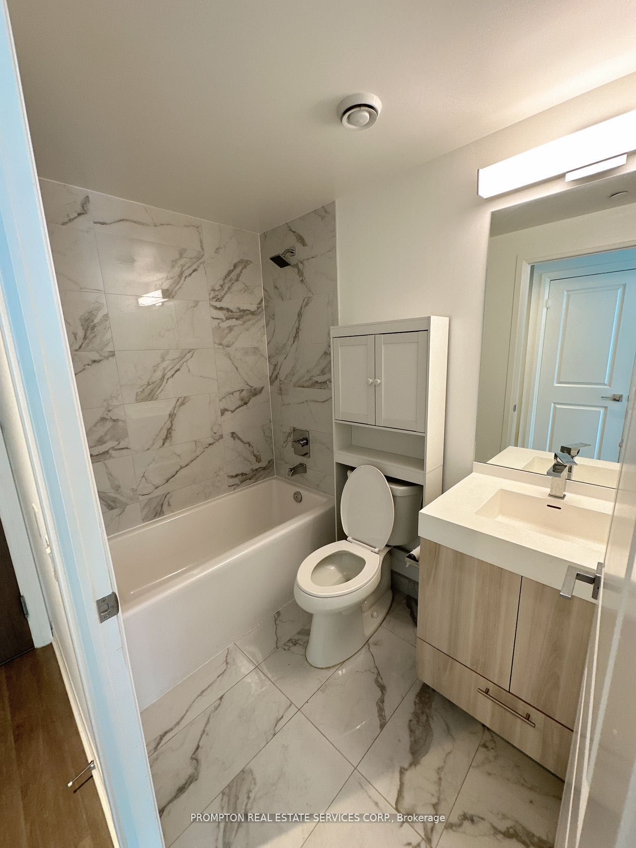 251 Jarvis Street 4404 Property Photo 10