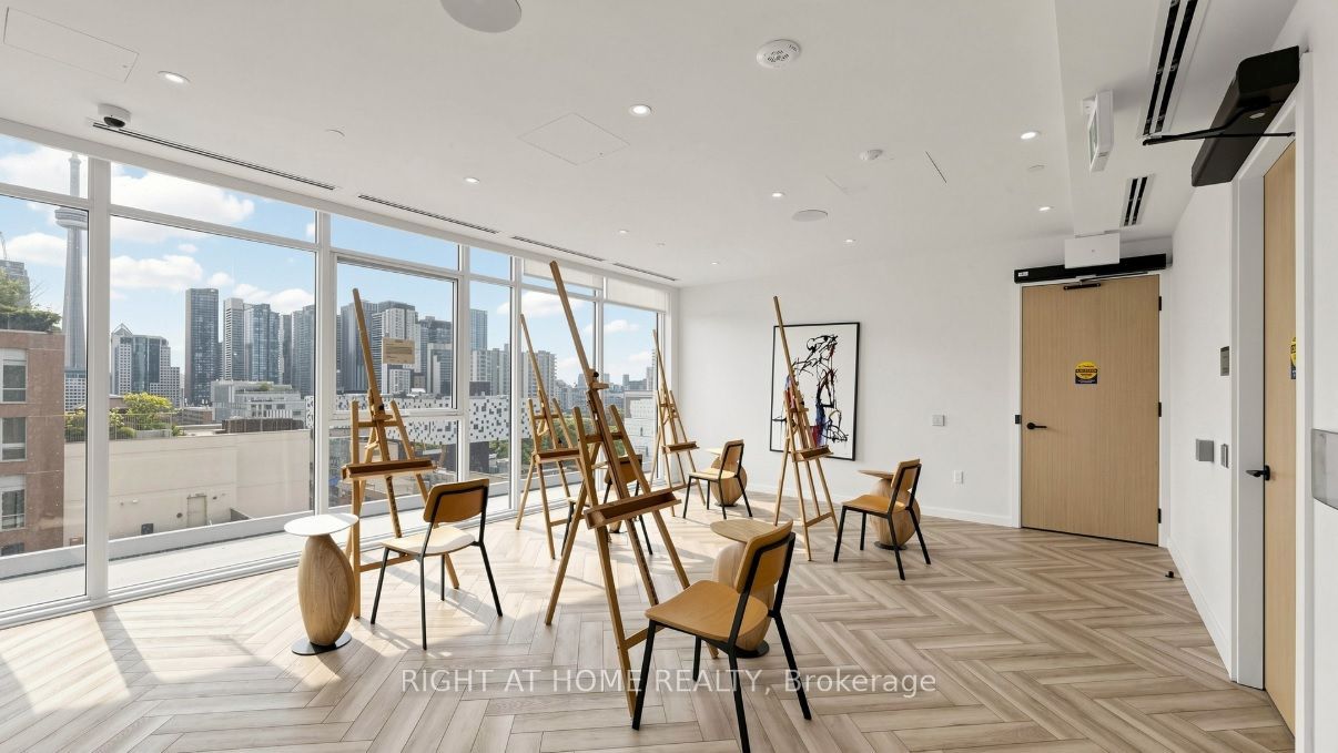 280 Dundas Street W 2701 Property Photo 8