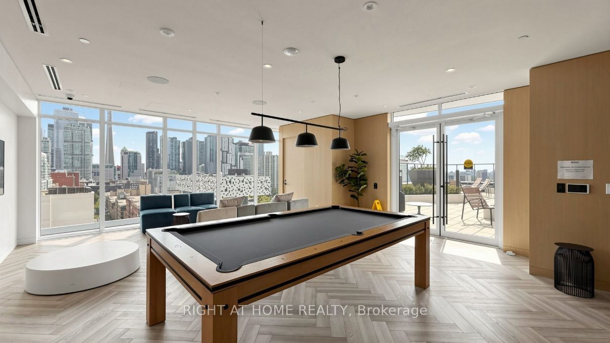 280 Dundas Street W 2701 Property Photo 11