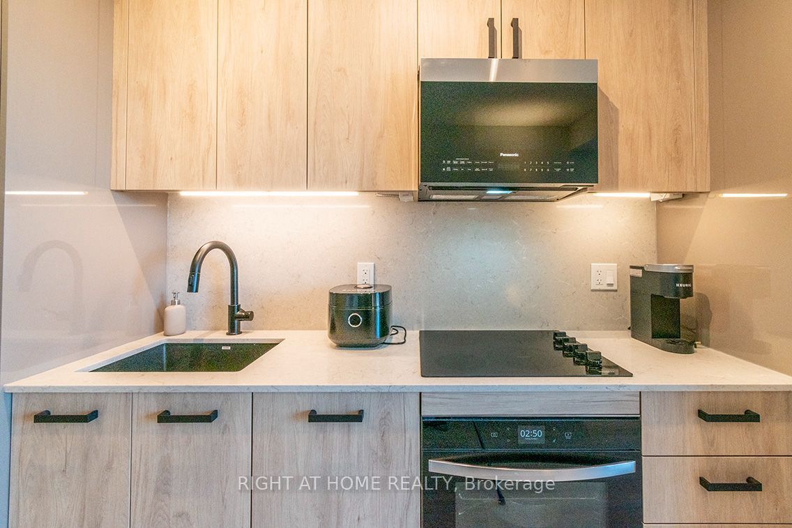 280 Dundas Street W 2701 Property Photo 15