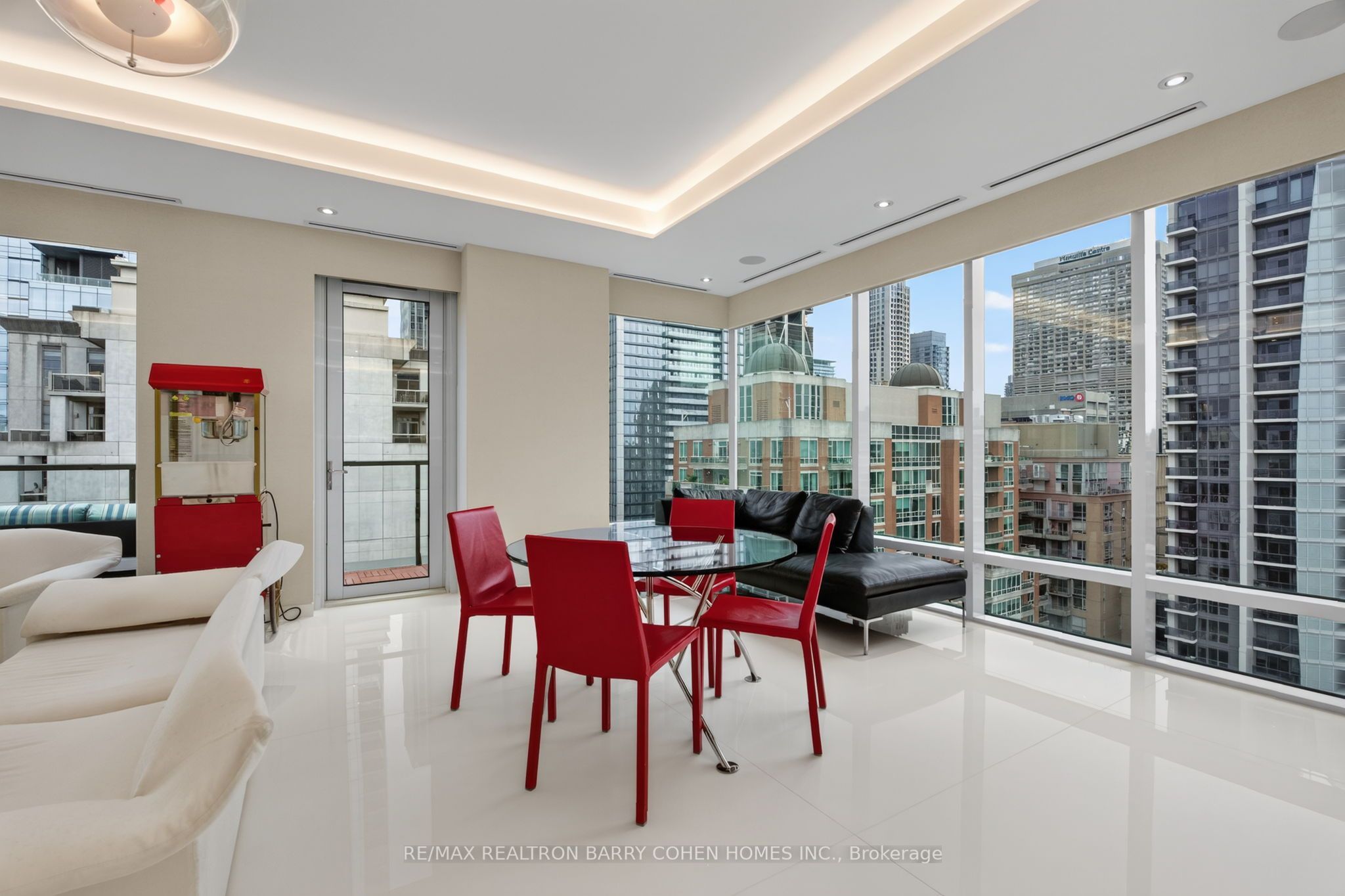 80 Yorkville Avenue 1602 Property Photo 12