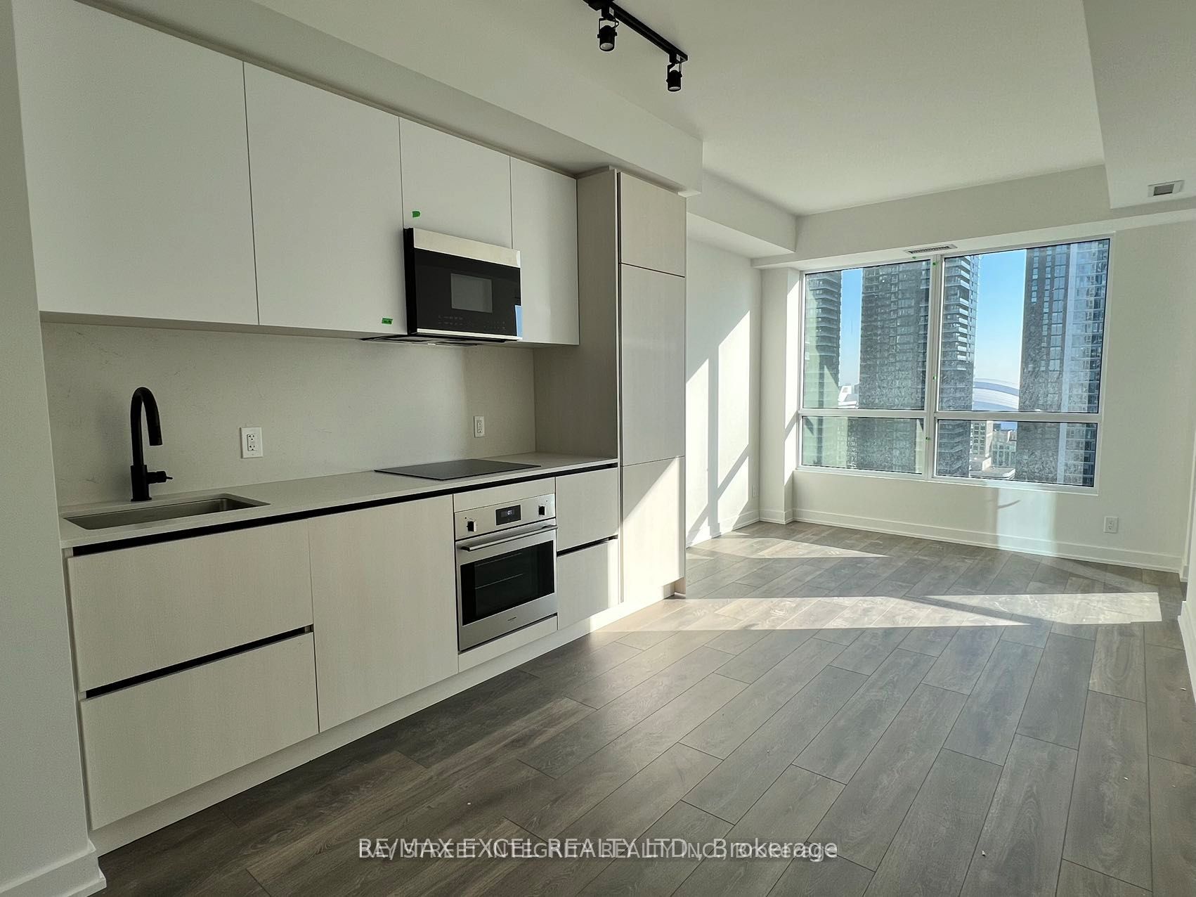 108 Peter Street 2708 Property Photo 2
