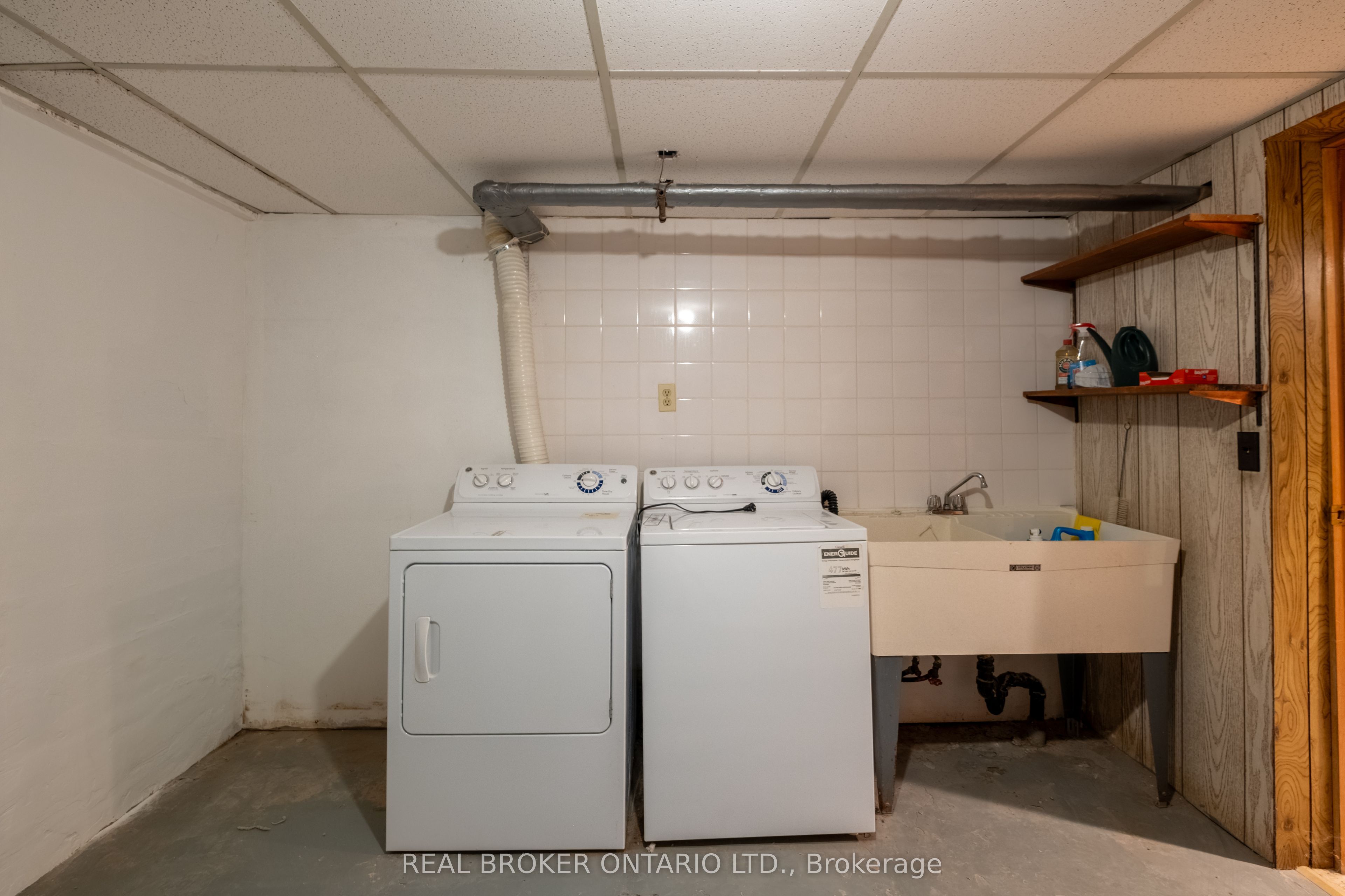 33 Atlas Avenue Property Photo 43
