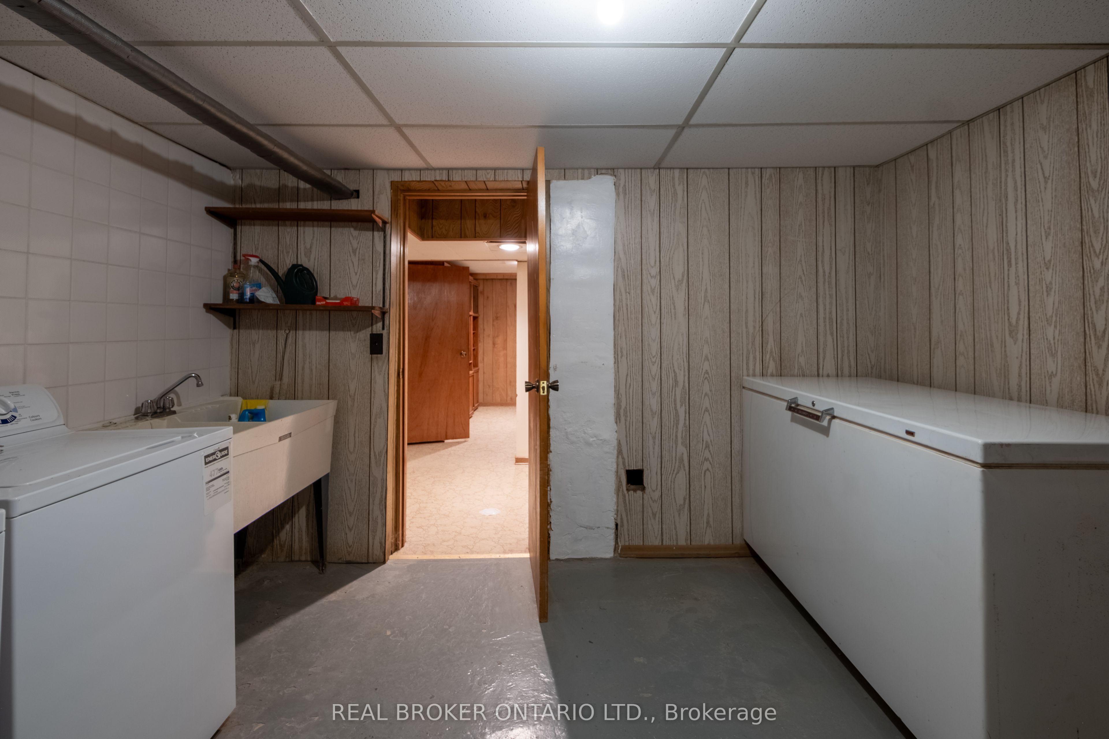 33 Atlas Avenue Property Photo 44