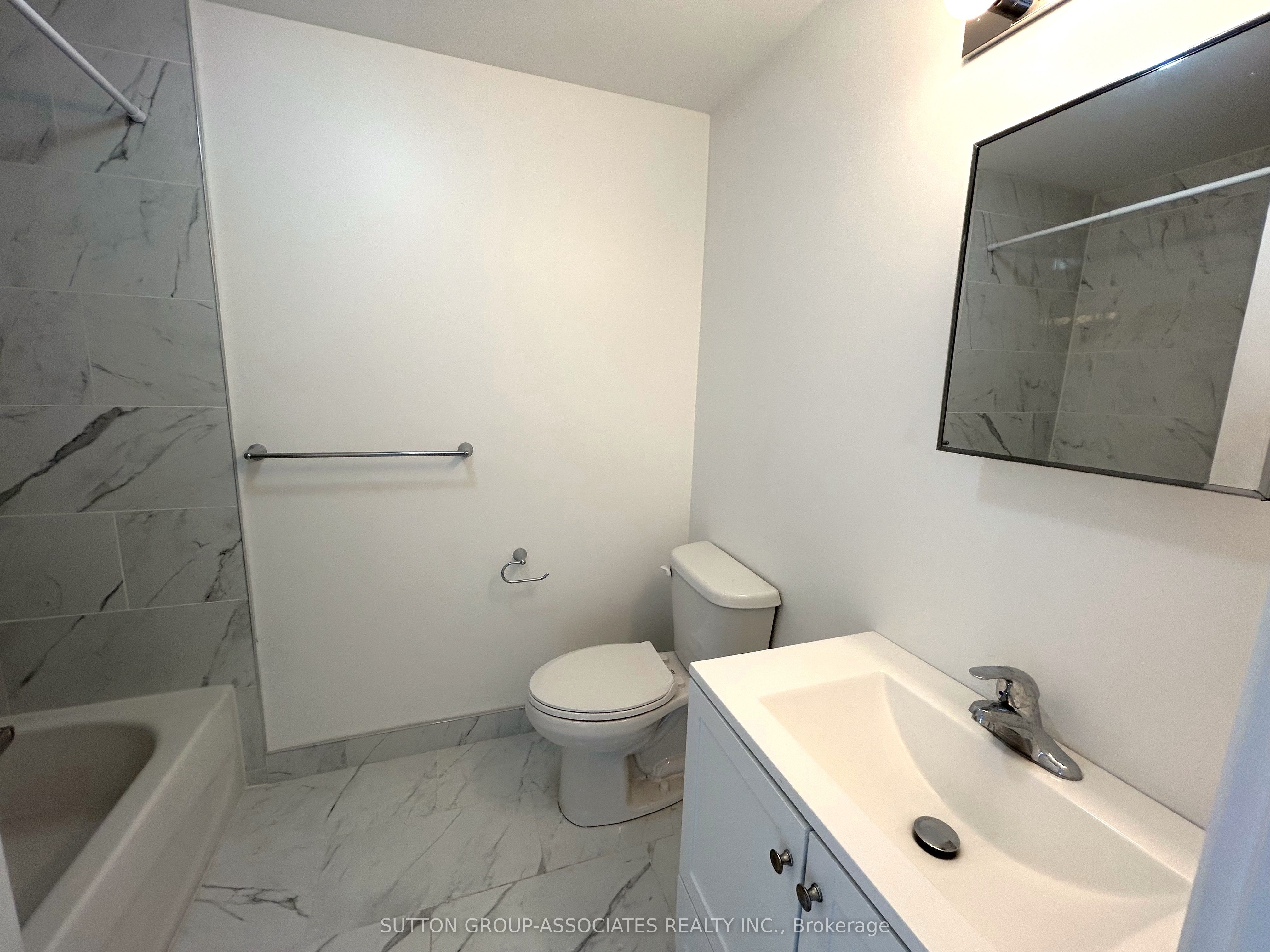792 College Street 2nd Flr Property Photo 12