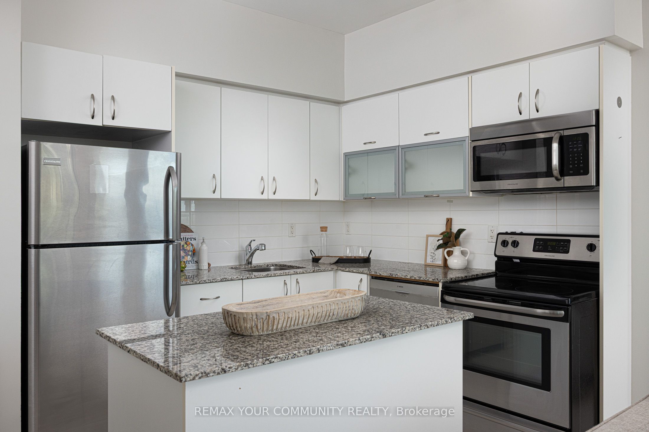 55 East Liberty Street 1109 Property Photo 6