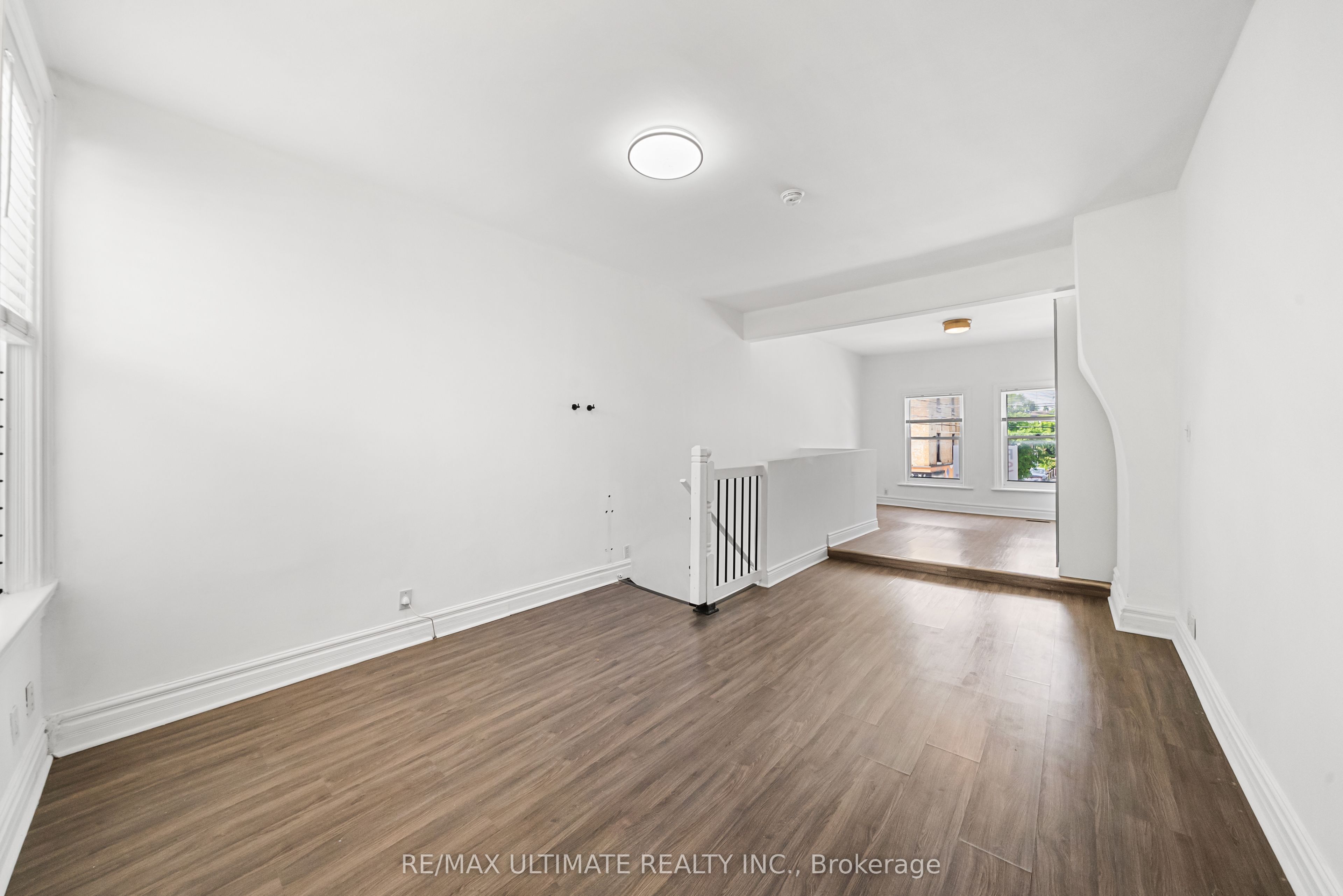 831 Queen Street W Property Photo 17