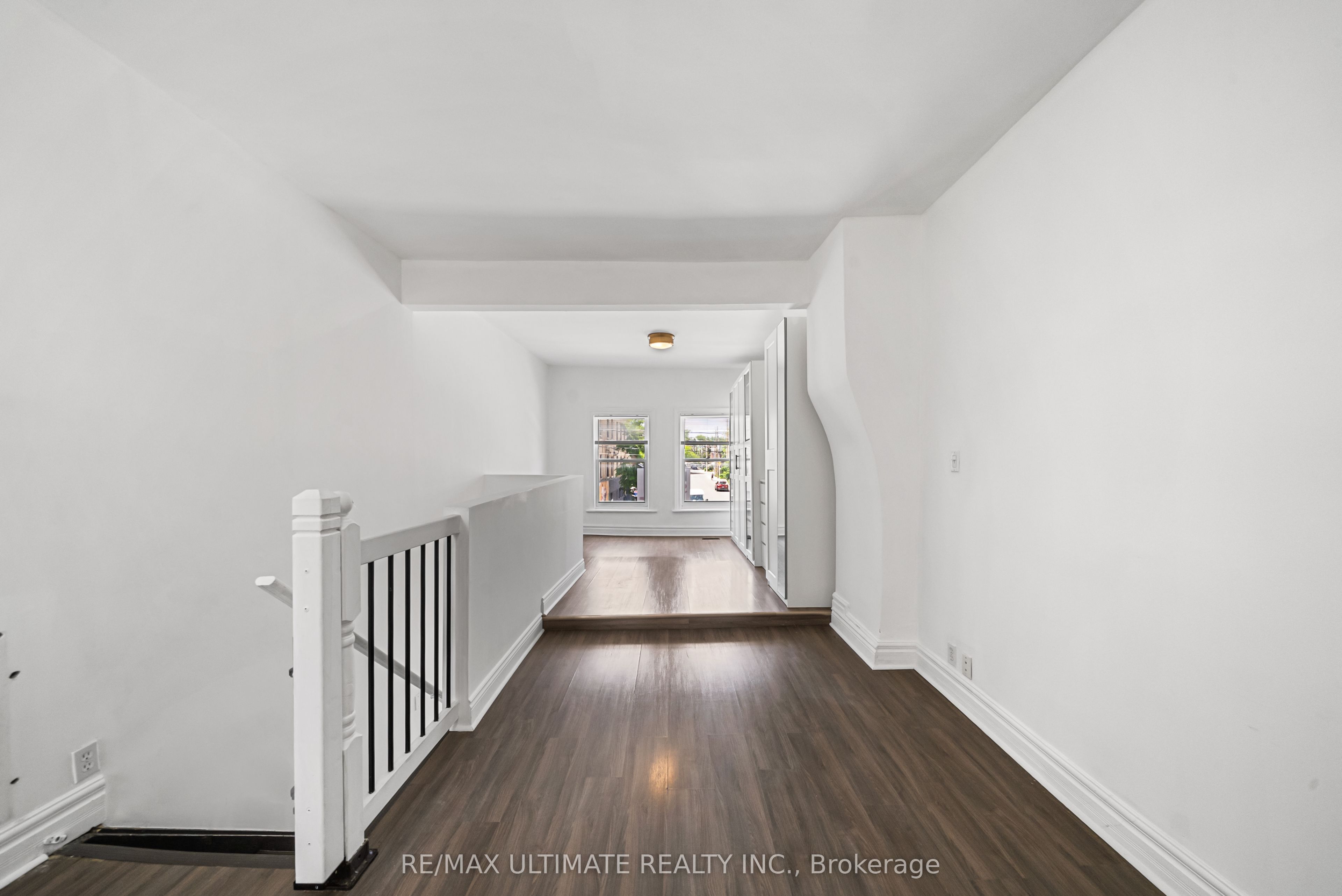 831 Queen Street W Property Photo 18