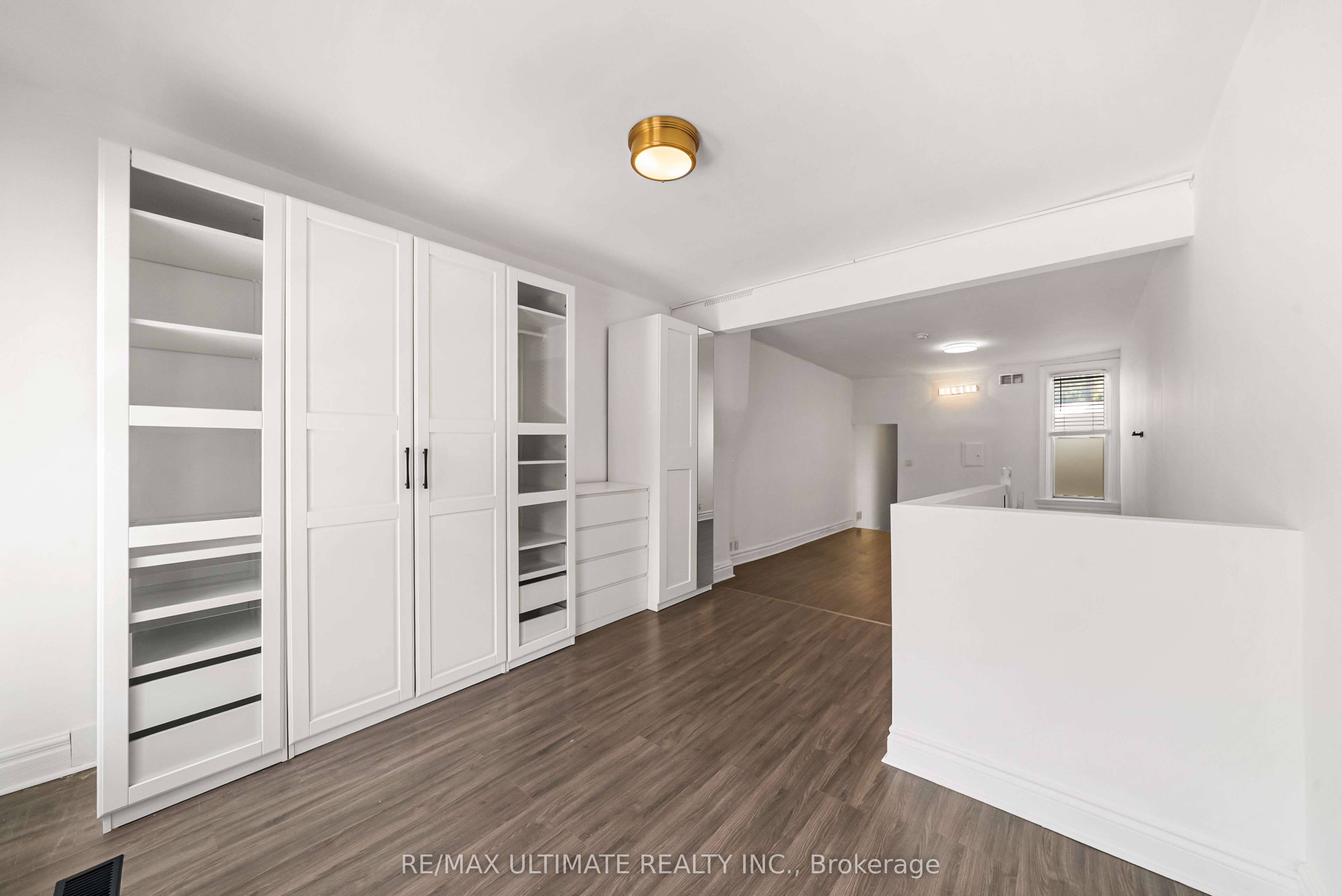 831 Queen Street W Property Photo 20