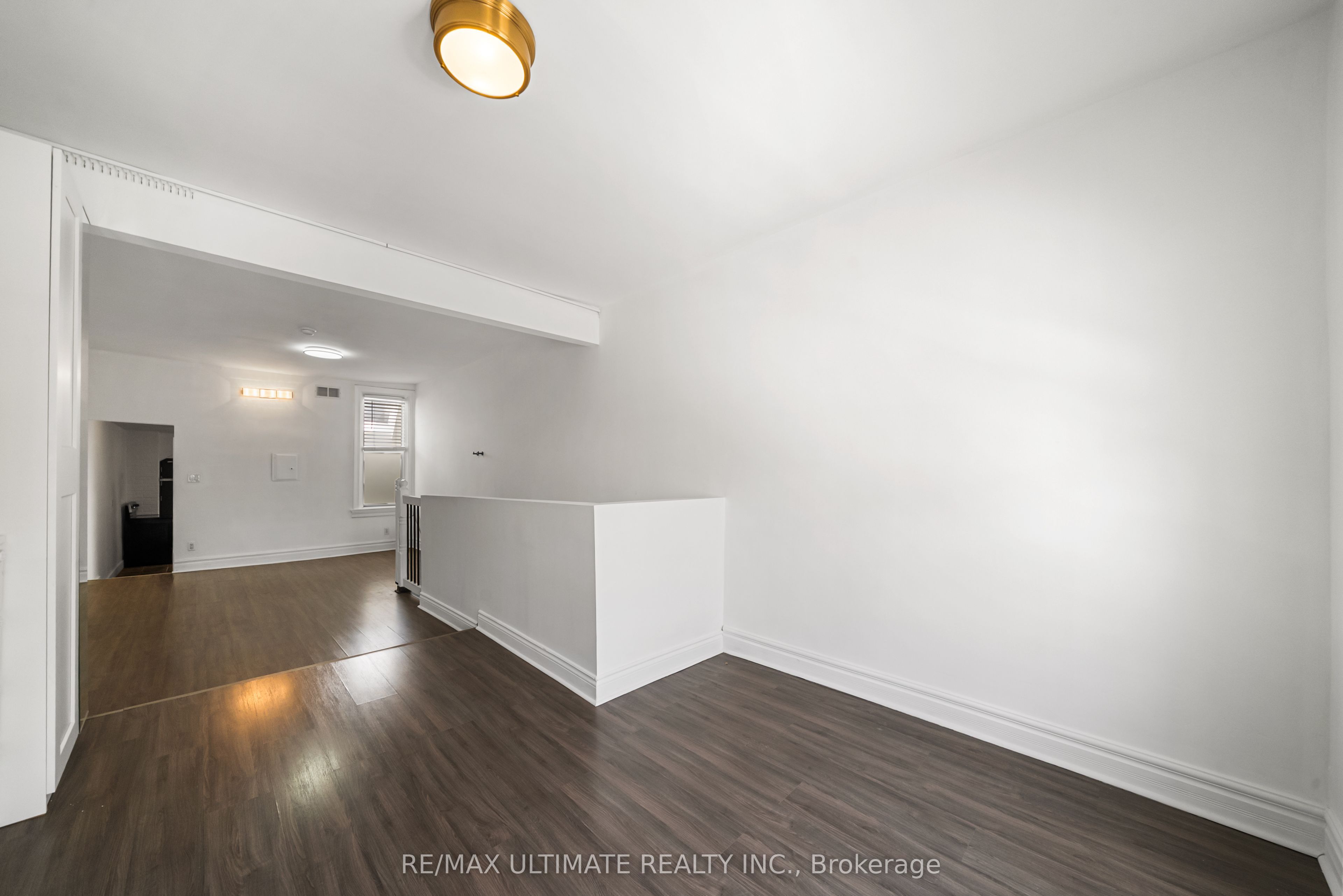 831 Queen Street W Property Photo 21
