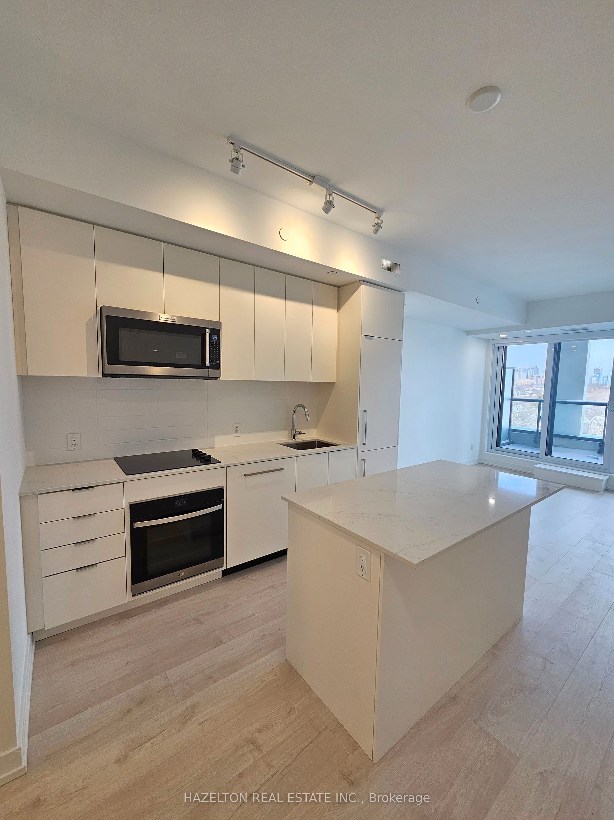 181 Sheppard Avenue E 620 Property Photo 4