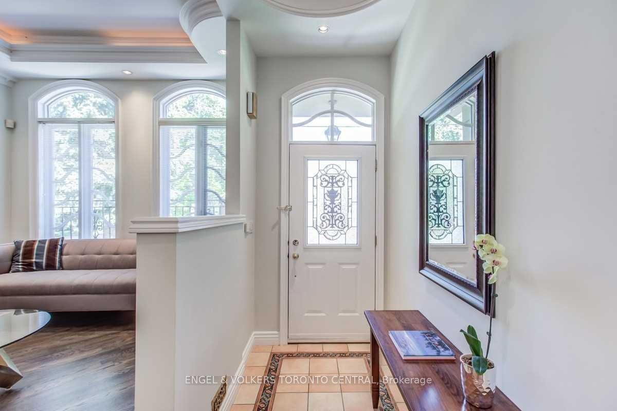405 Bedford Park Avenue Property Photo 3