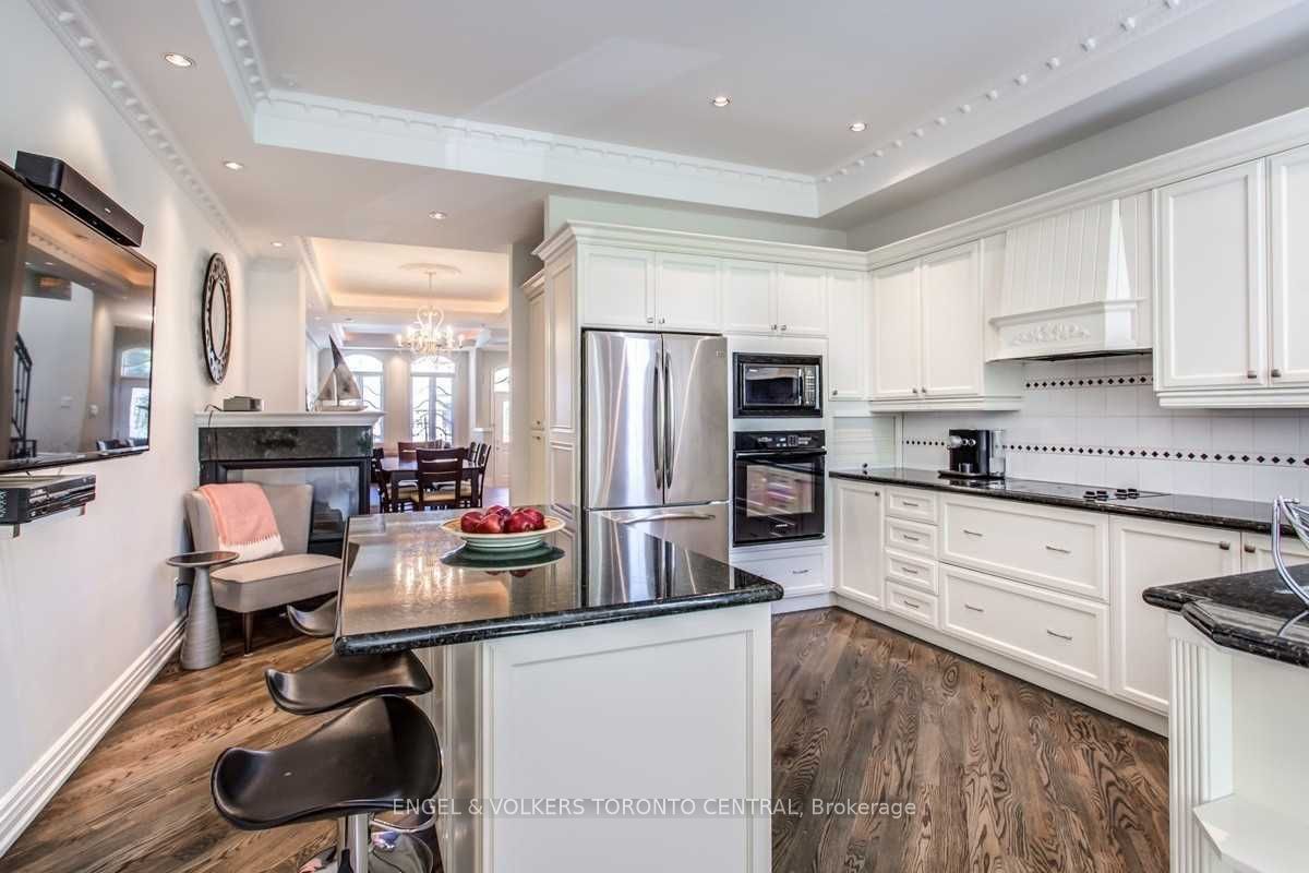 405 Bedford Park Avenue Property Photo 9