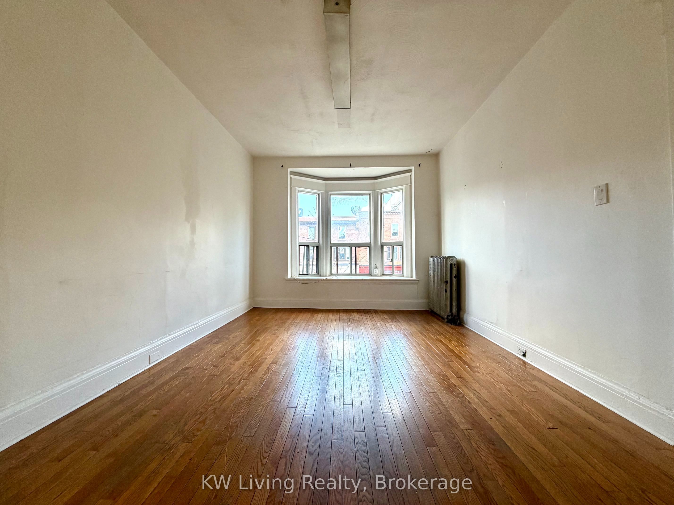 543 College Street 2/f Property Photo 4