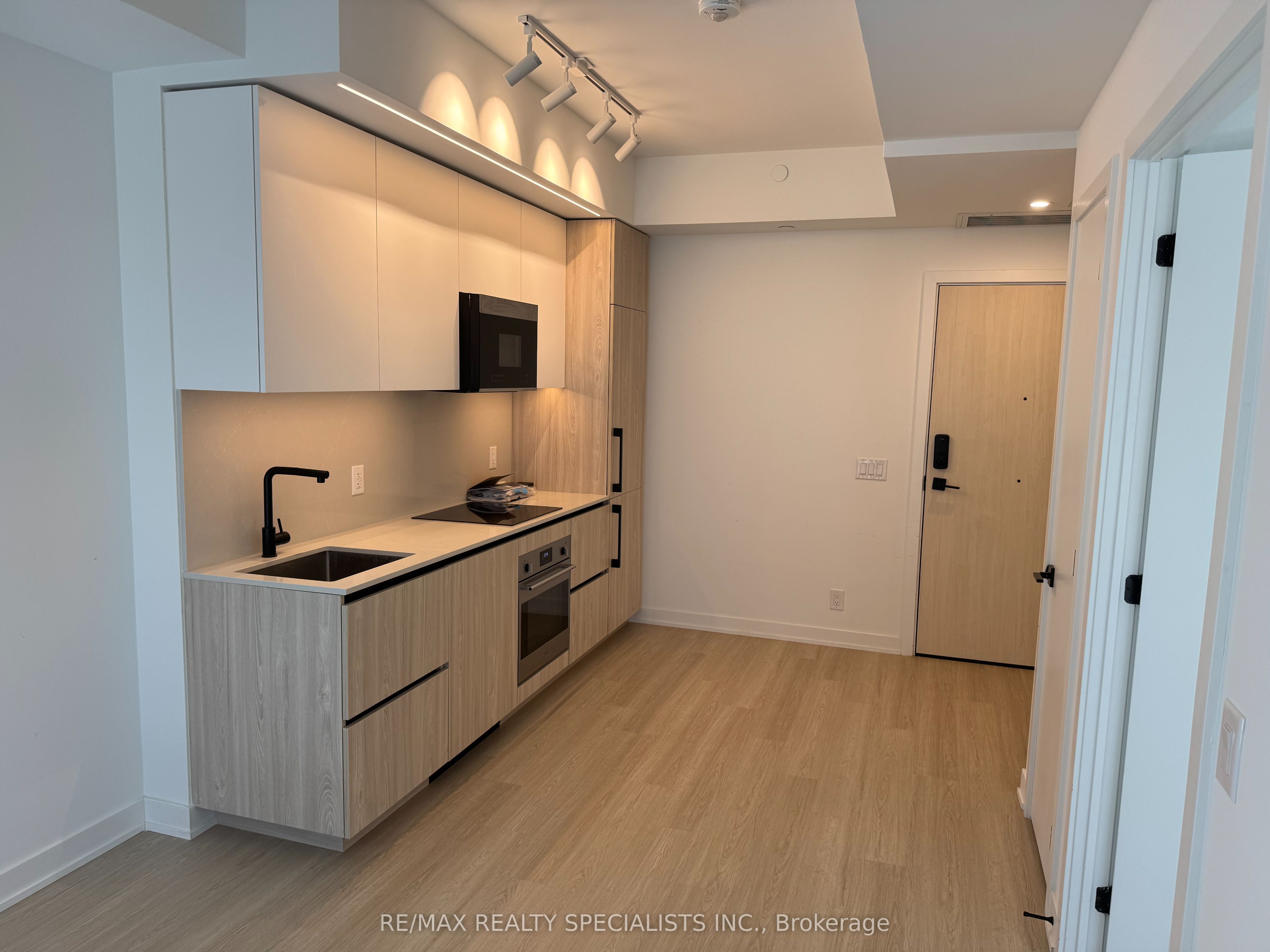 699 Sheppard Avenue E 311 Property Photo 4