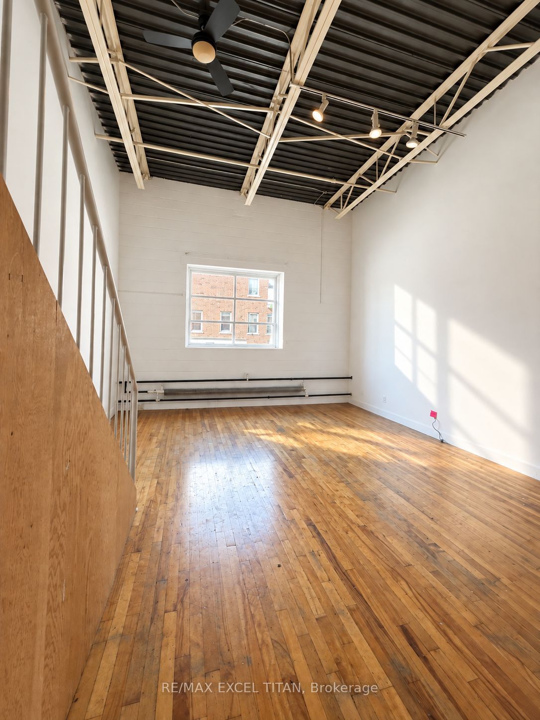 227 Sterling Road E 213 Property Photo 8