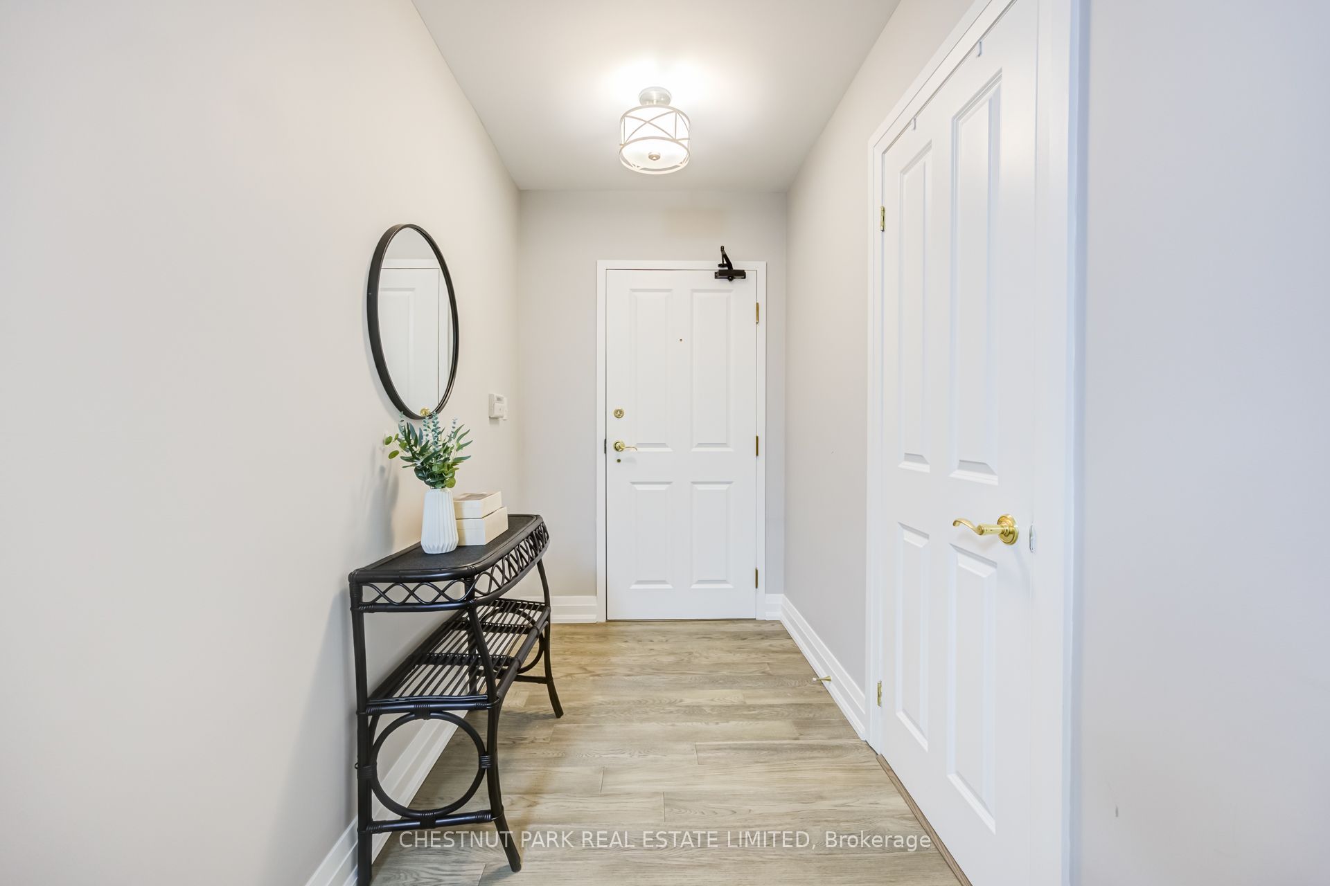 21 Shaftesbury Avenue 103 Property Photo 3