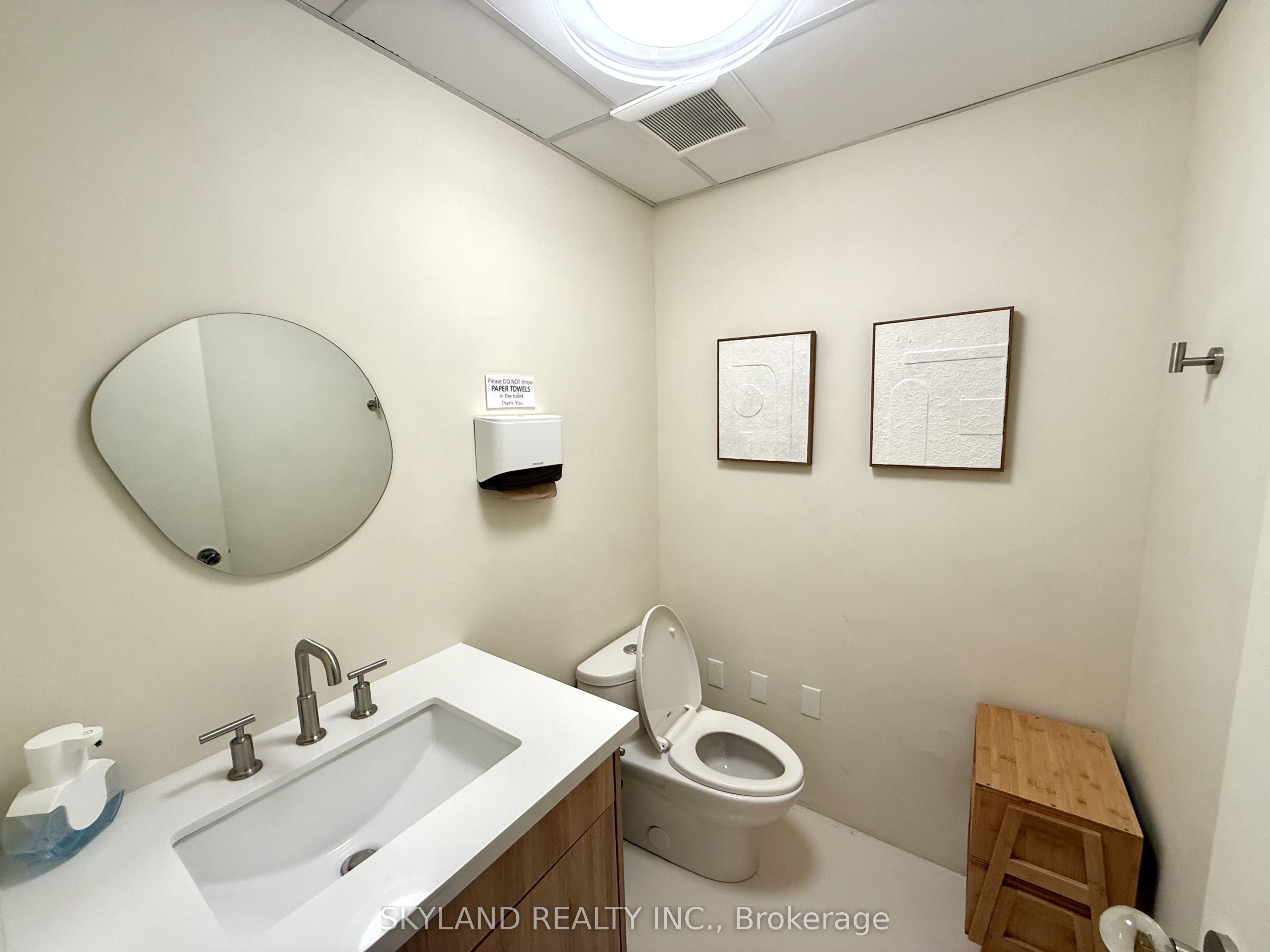77 Finch Avenue W Property Photo 11