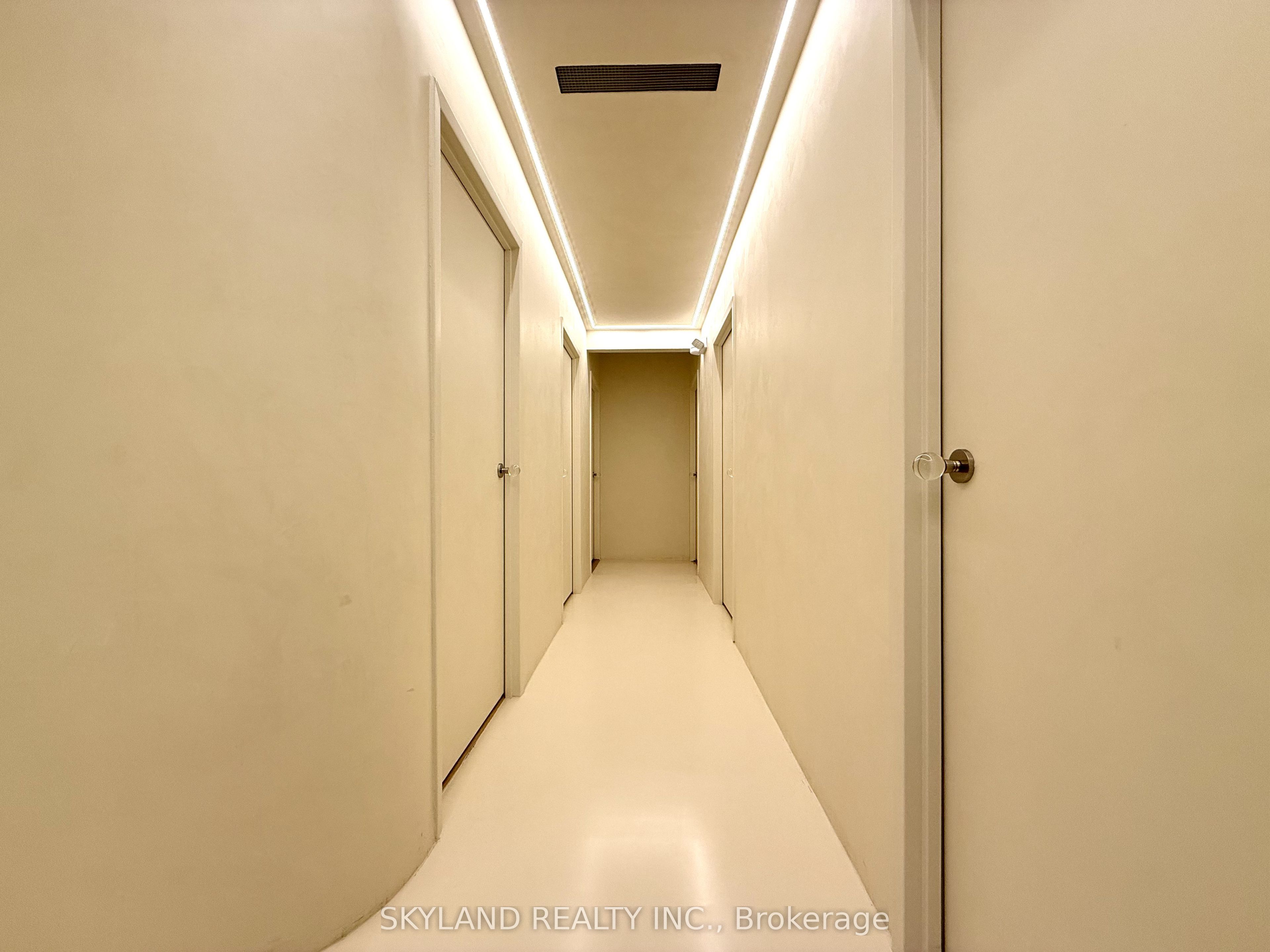 77 Finch Avenue W Property Photo 12