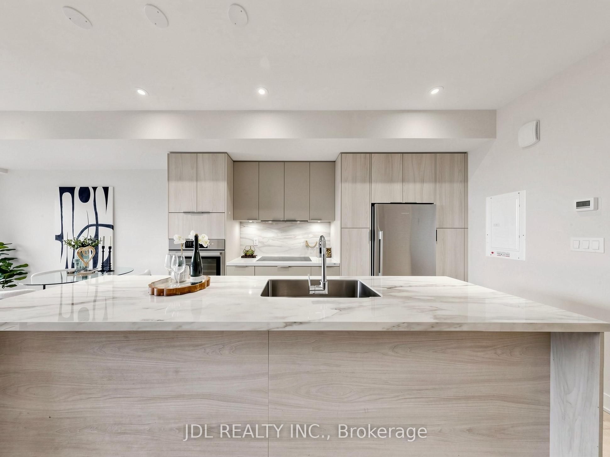 28 Sonic Way Property Photo 4