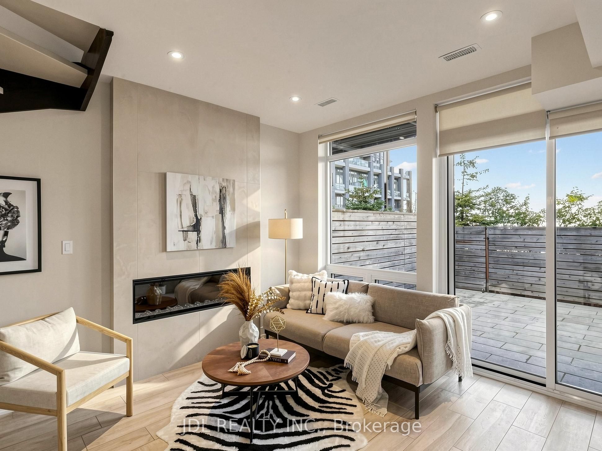 28 Sonic Way Property Photo 5