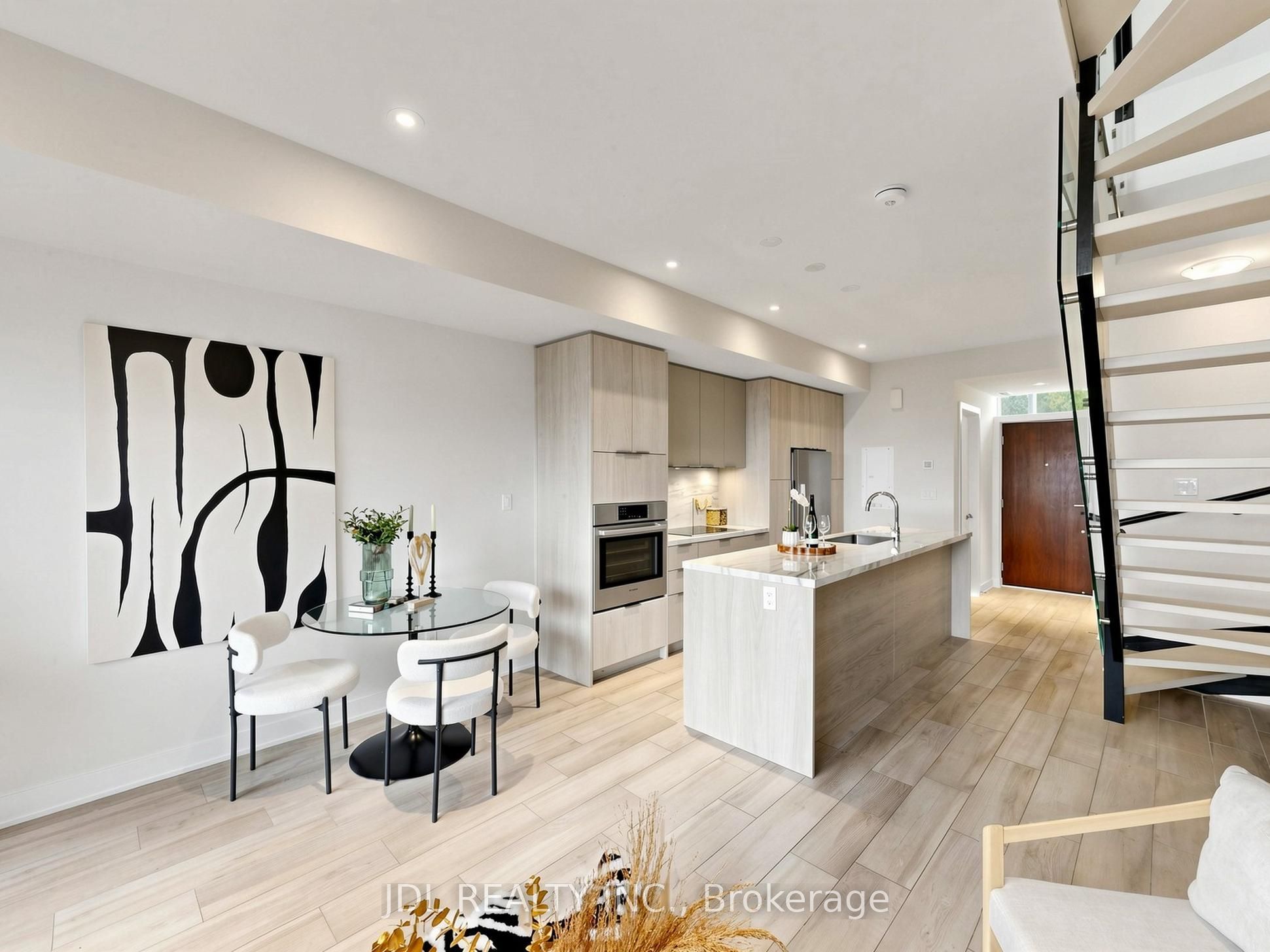 28 Sonic Way Property Photo 9