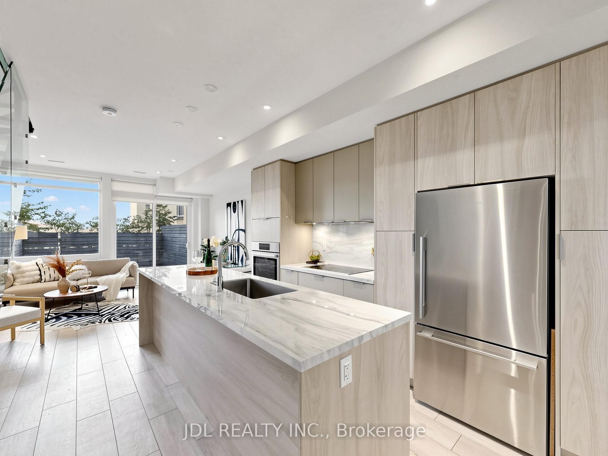 28 Sonic Way Property Photo 11