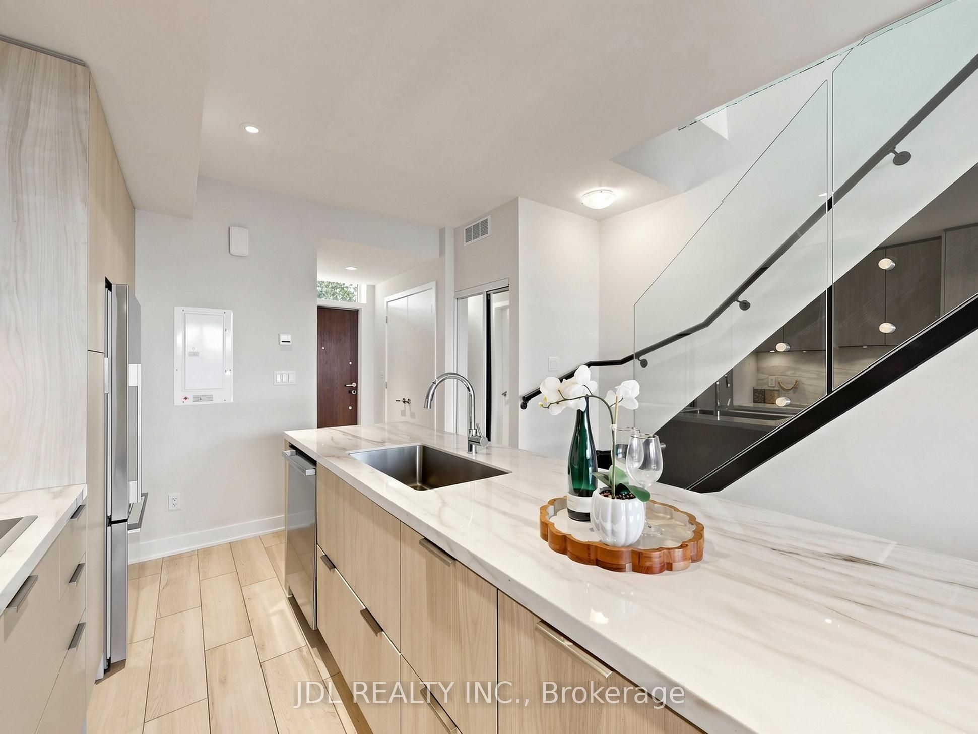 28 Sonic Way Property Photo 12