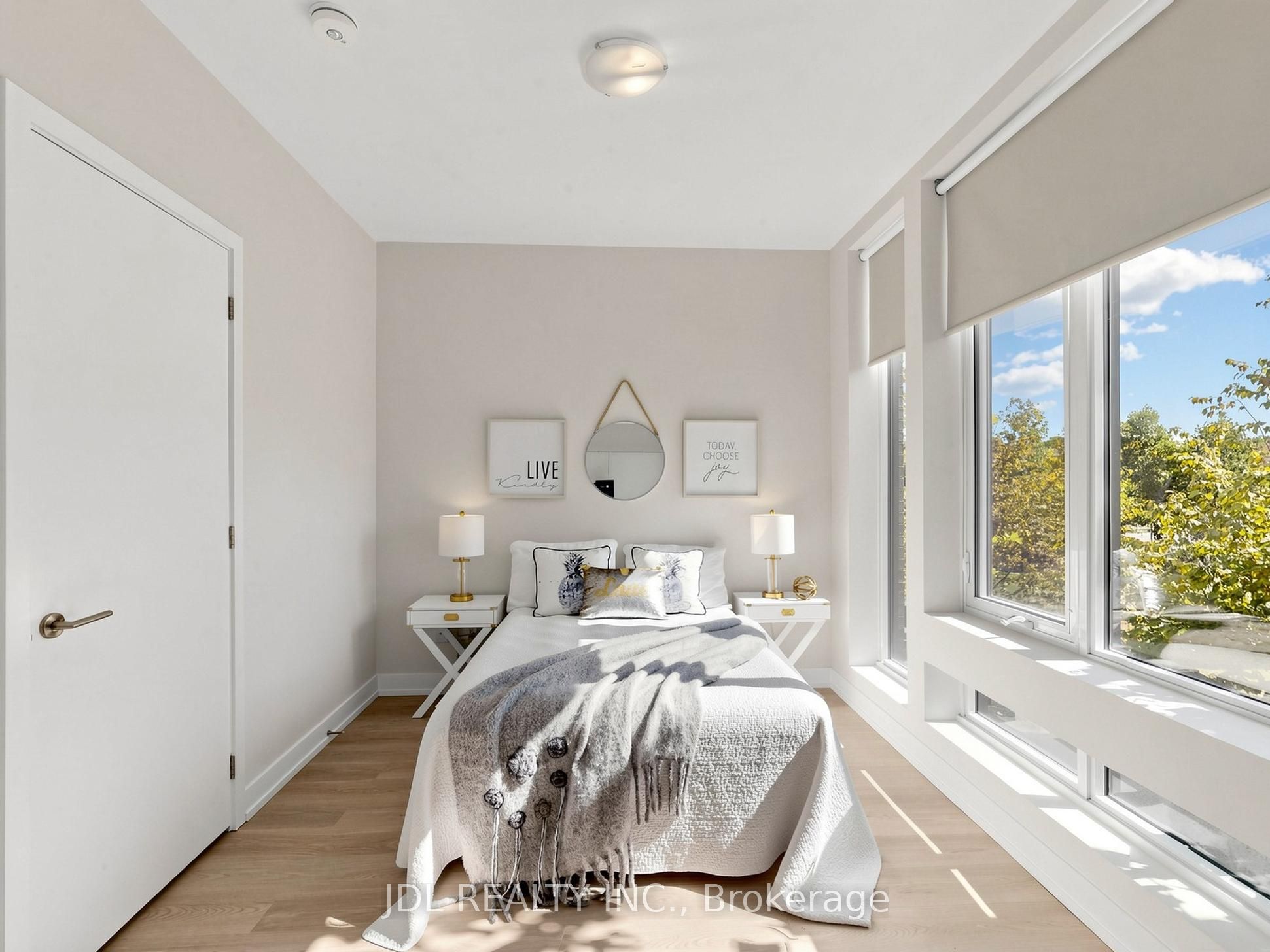 28 Sonic Way Property Photo 17