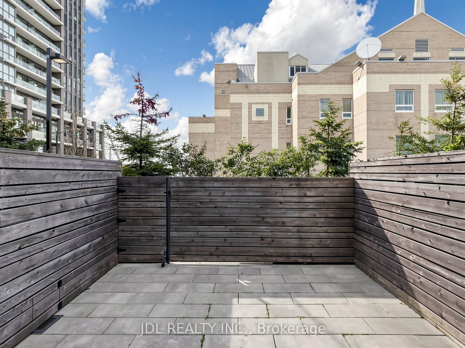 28 Sonic Way Property Photo 38