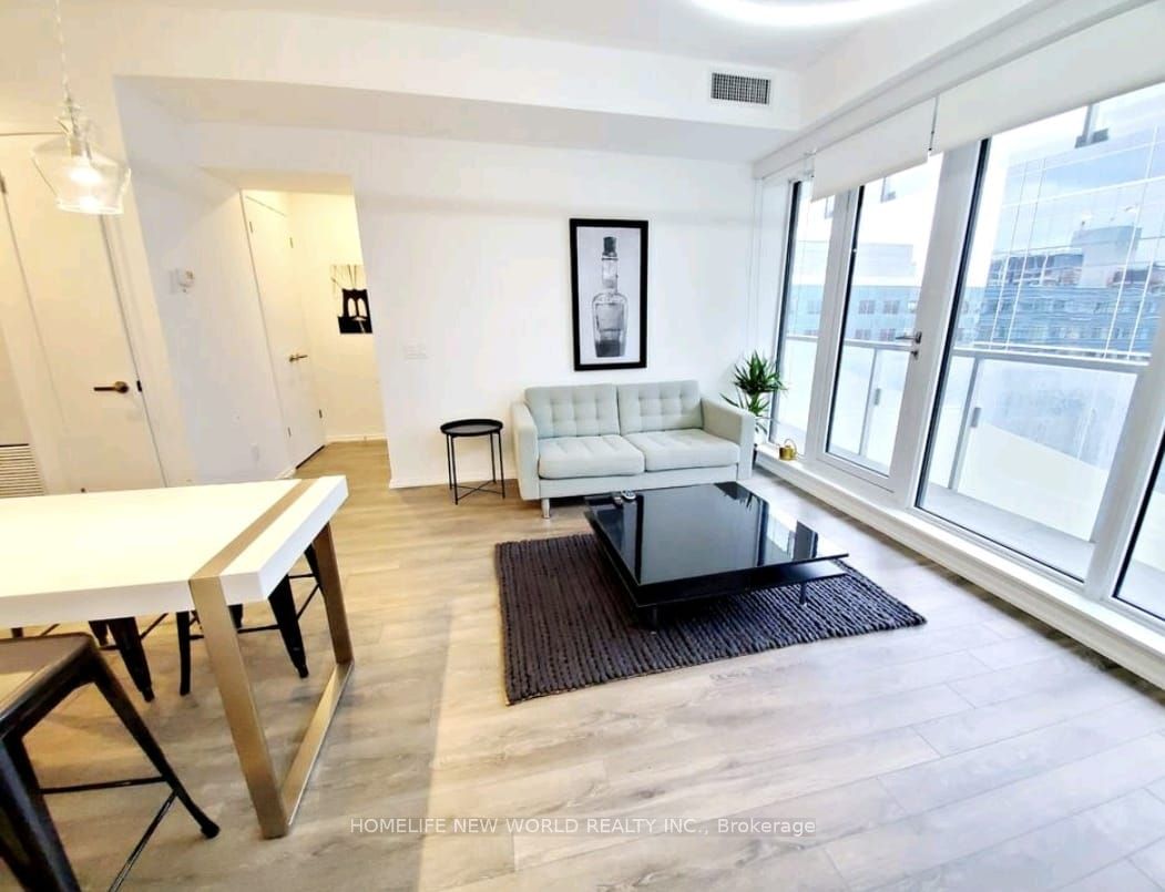197 Yonge Street 1806 Property Photo 5