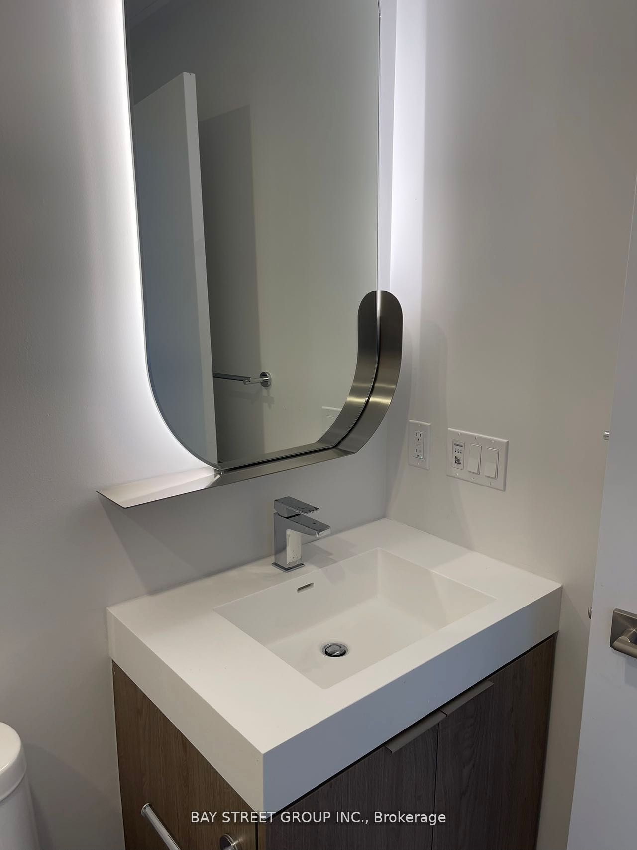 15 Holmes Avenue 1807 Property Photo 7