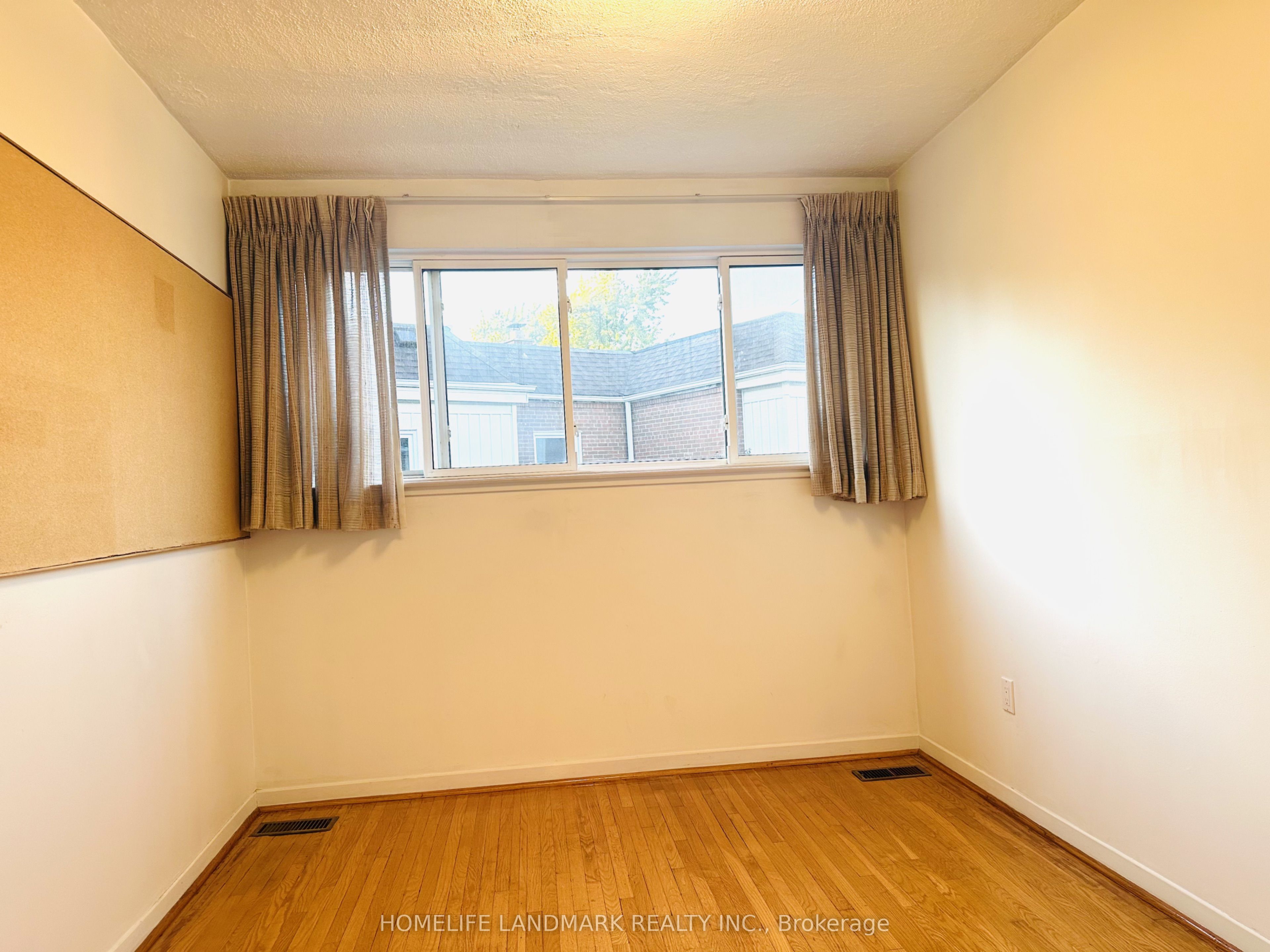 15 Esterbrooke Avenue 136 Property Photo 20