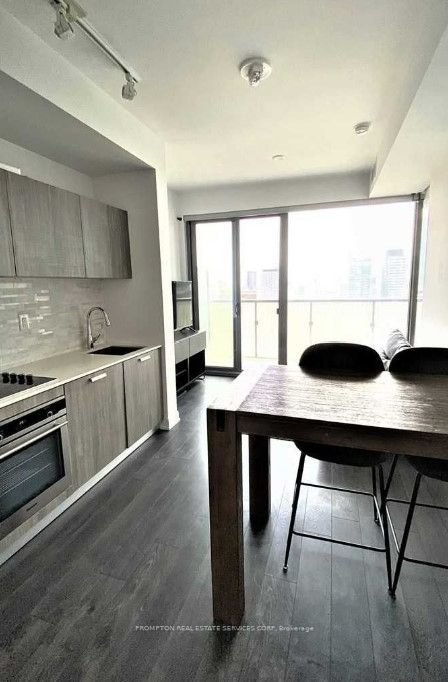 50 Charles Street E 2404 Property Photo 4