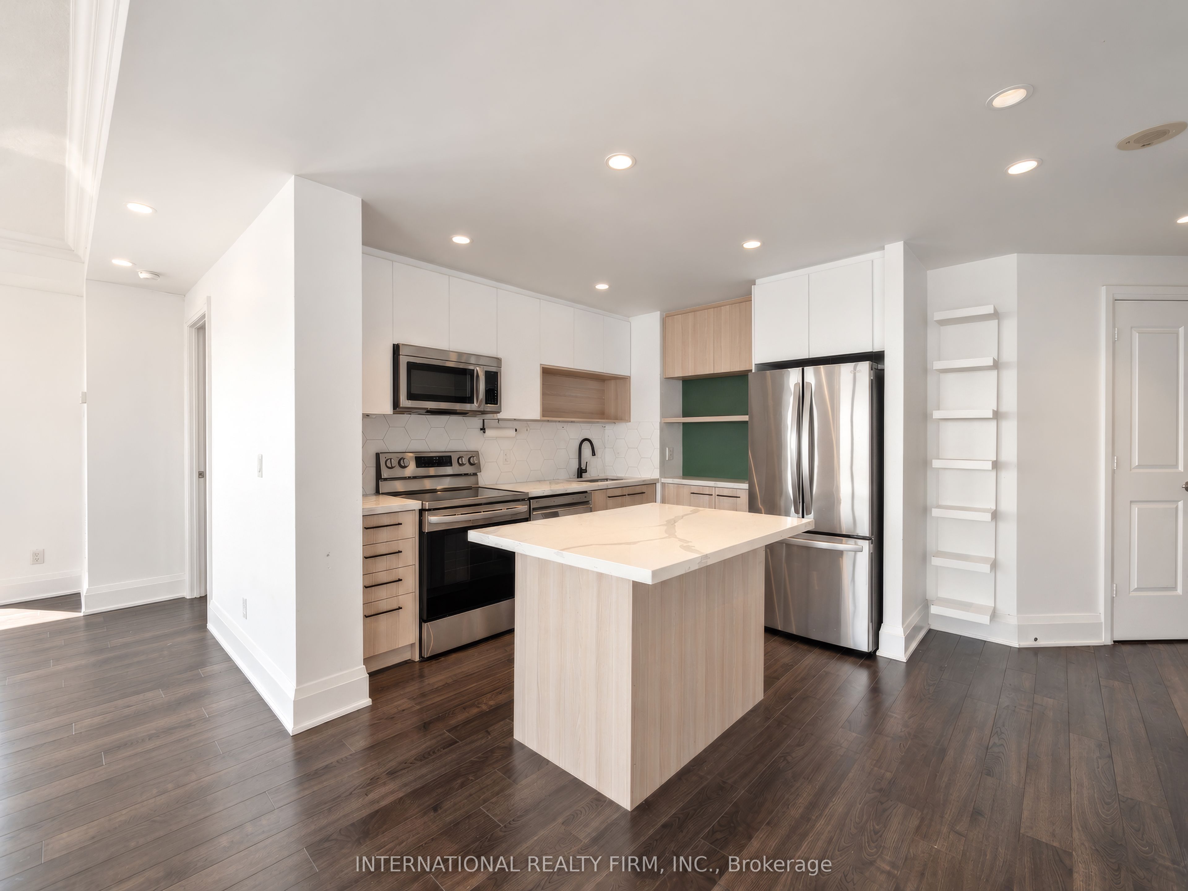 100 Harrison Garden Boulevard 925 Property Photo 11