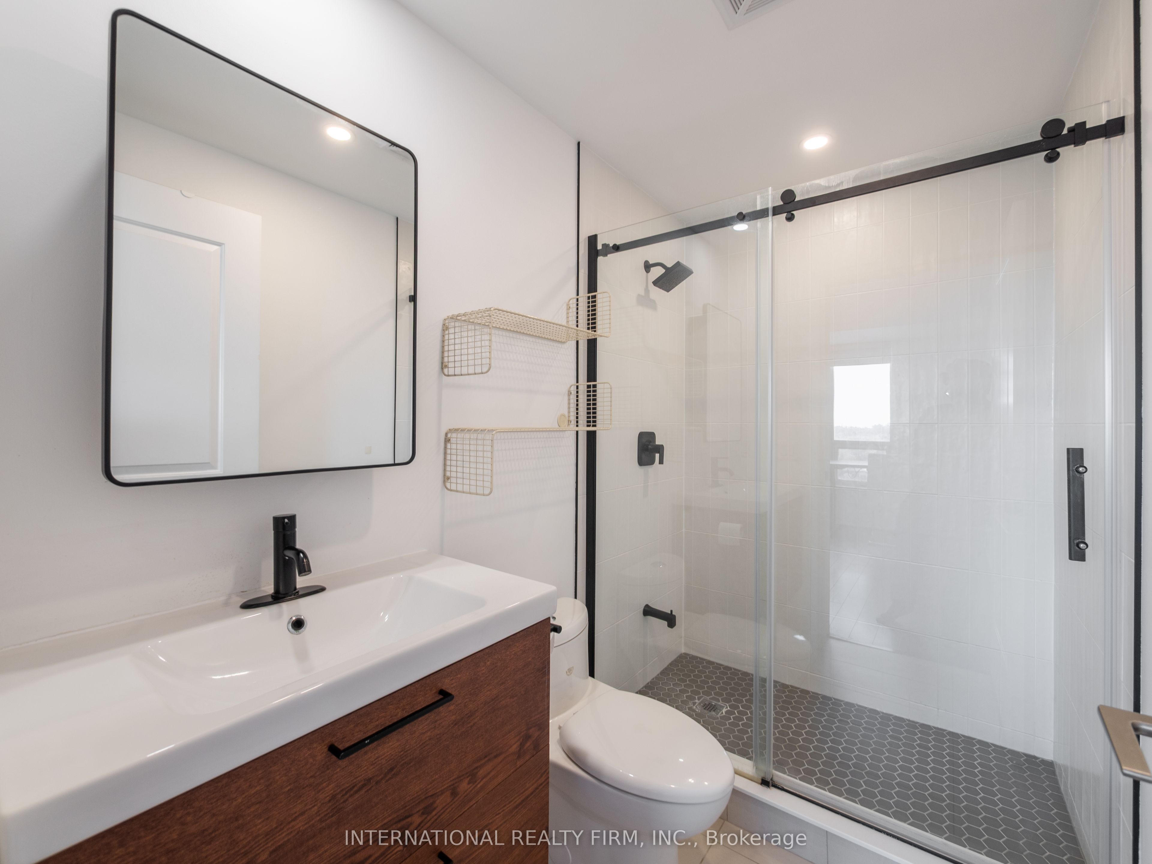 100 Harrison Garden Boulevard 925 Property Photo 15