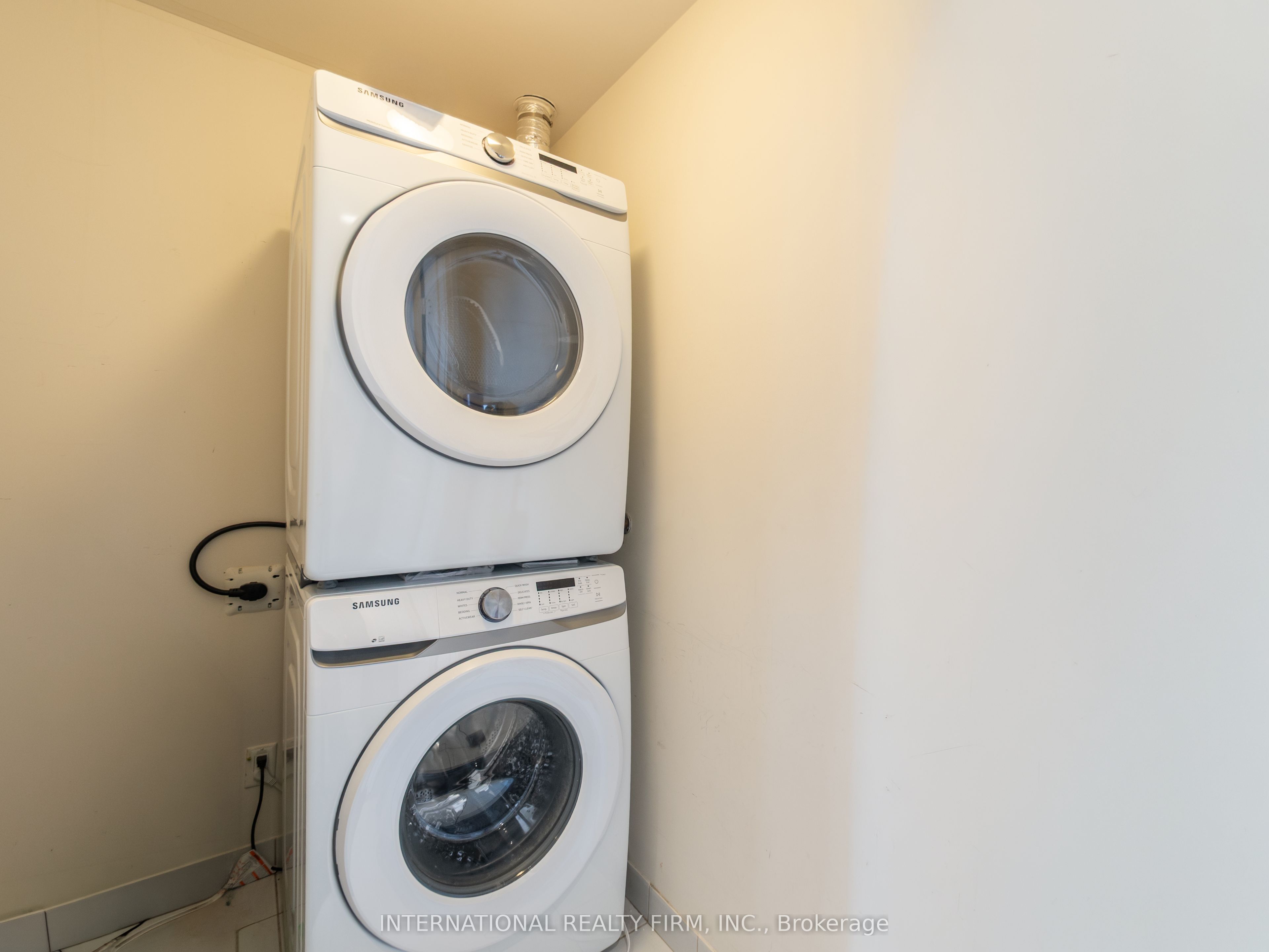 100 Harrison Garden Boulevard 925 Property Photo 18