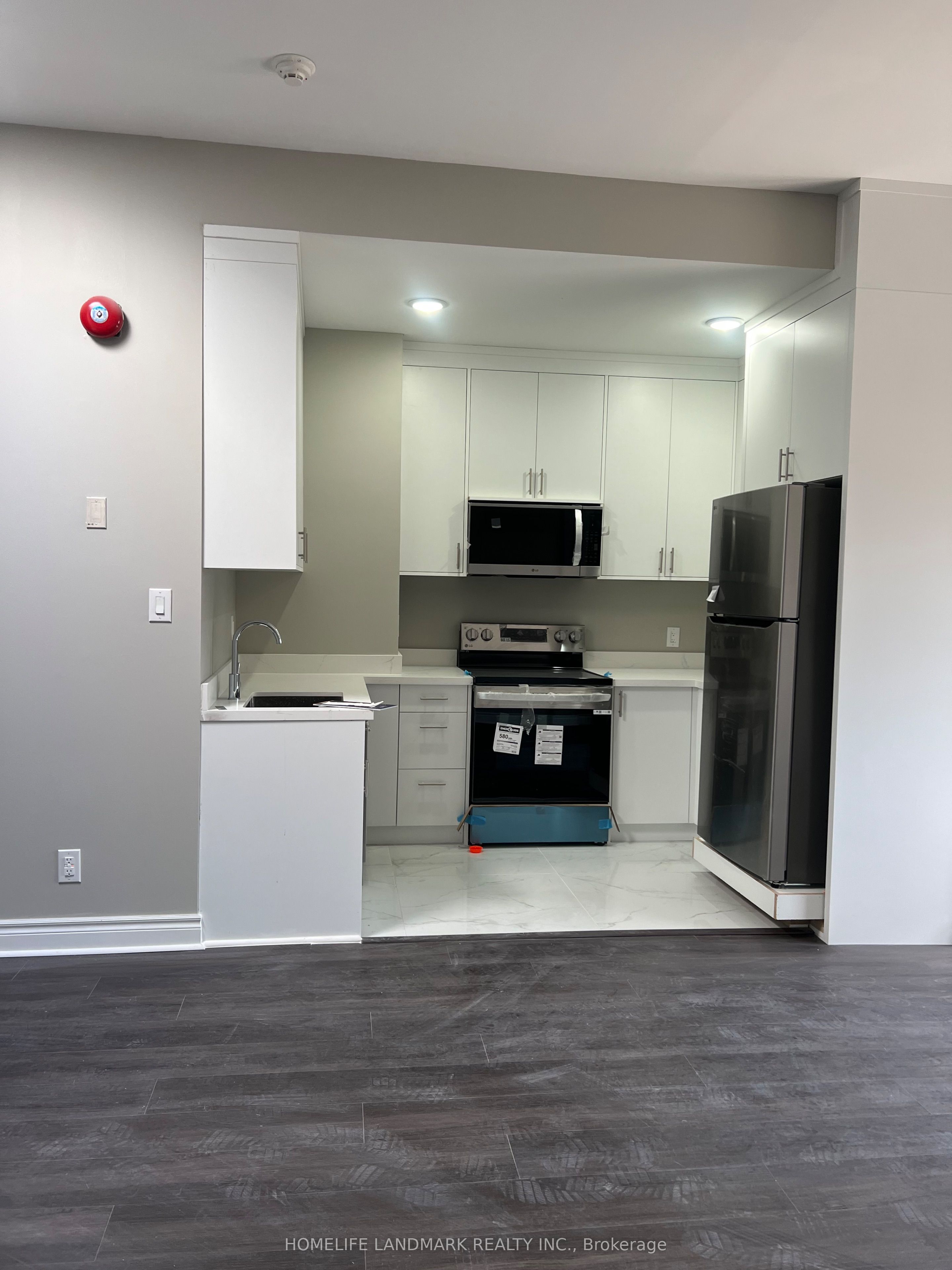 89 Finch Avenue W 301 Property Photo 4